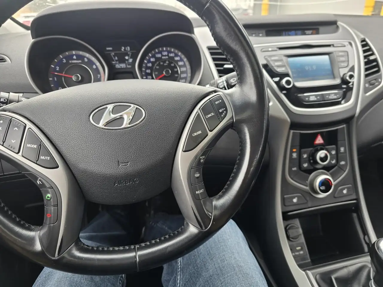 Hyundai ELANTRA снимка Hyundai ELANTRA
