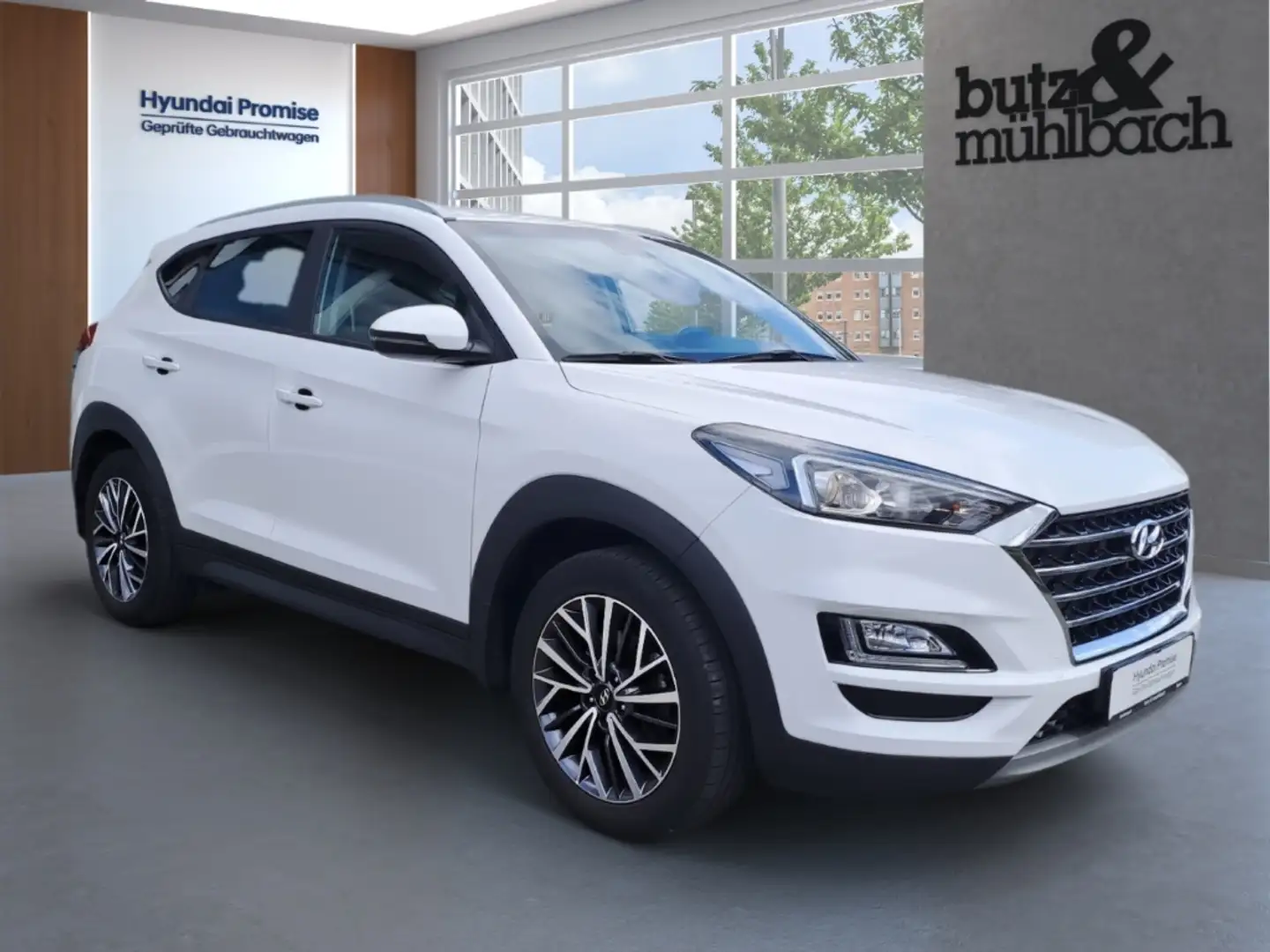 Hyundai TUCSON 1.6 Advantage 2WD -MAYEN bijela - 2