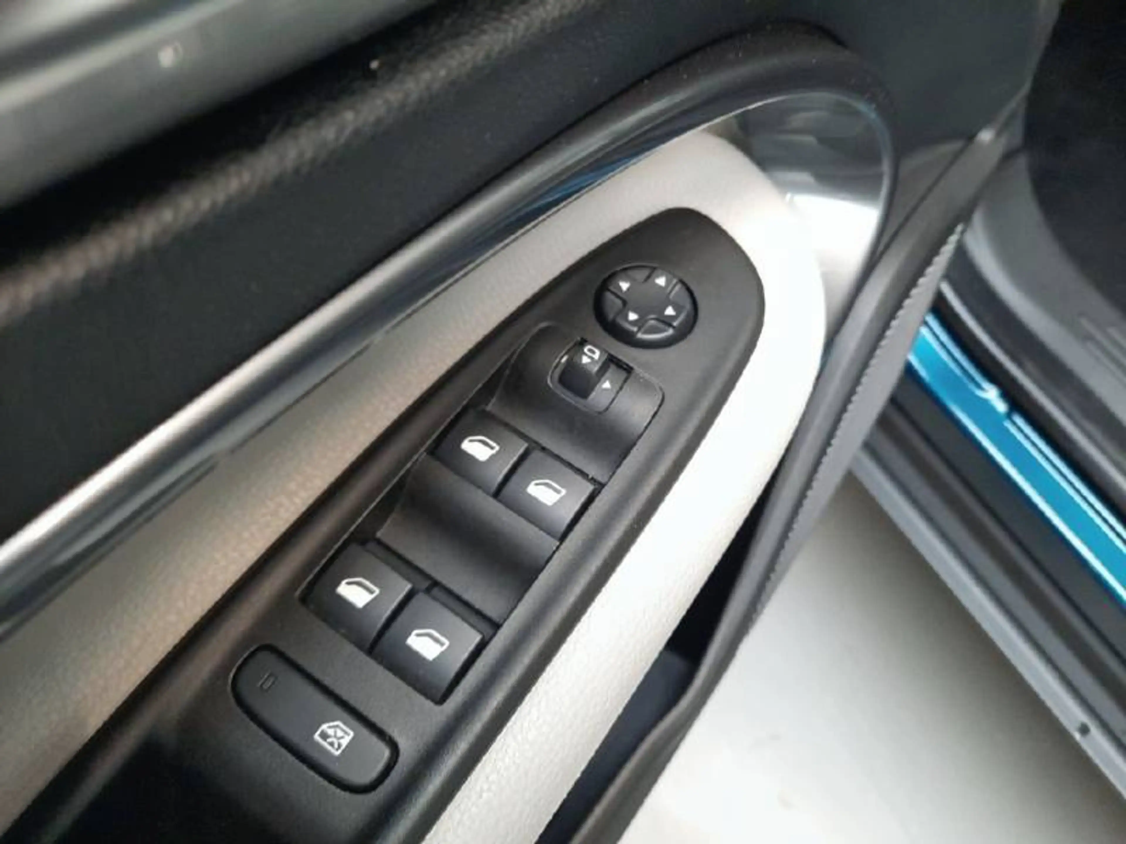 Fiat 600 1 1.2 Hybrid 110cv DCT La Prima — photo 12