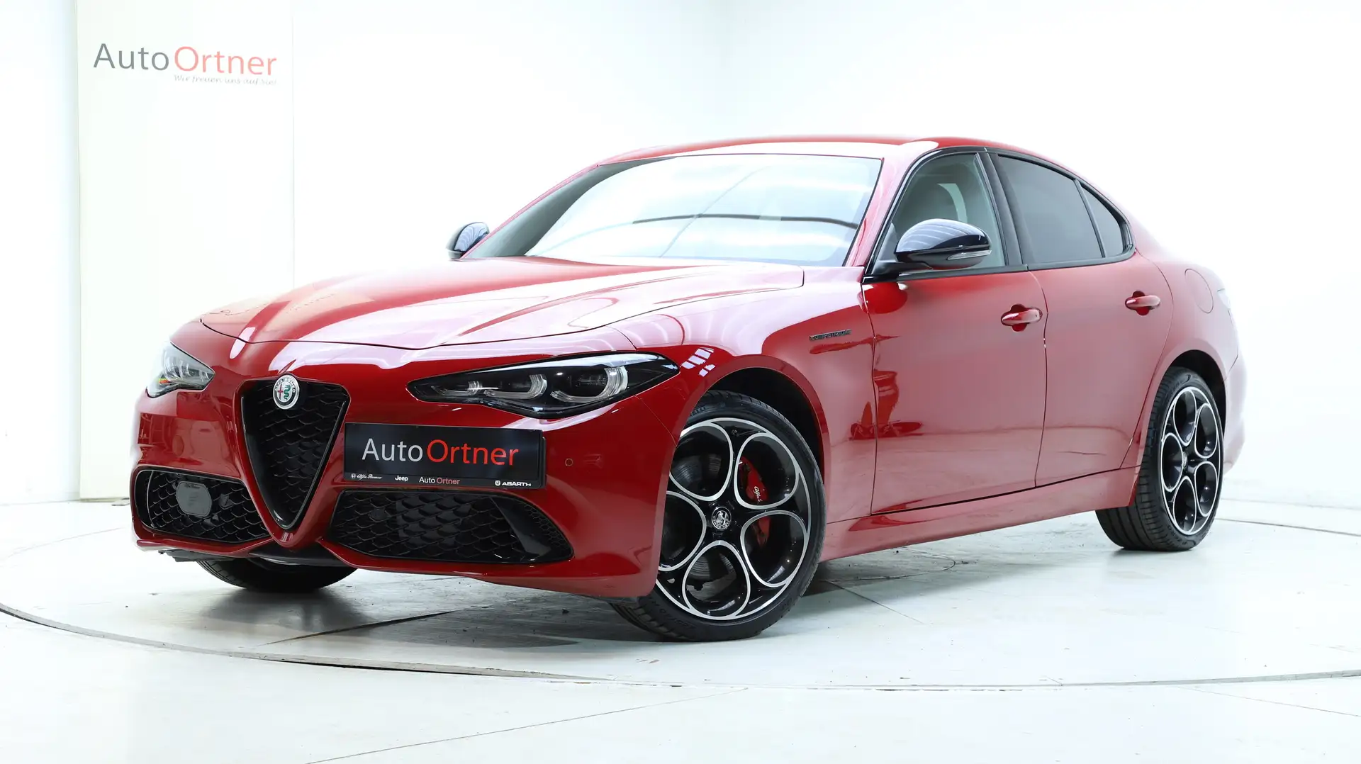 Alfa Romeo Giulia Competizione Q4 3 Jahre Garantie Rot - 1