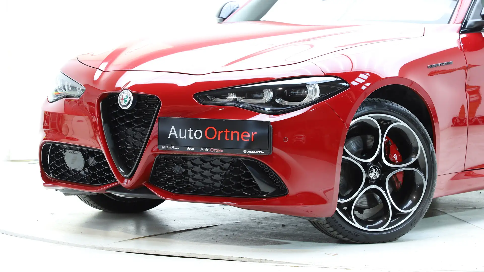 Alfa Romeo Giulia Competizione Q4 3 Jahre Garantie Rot - 2