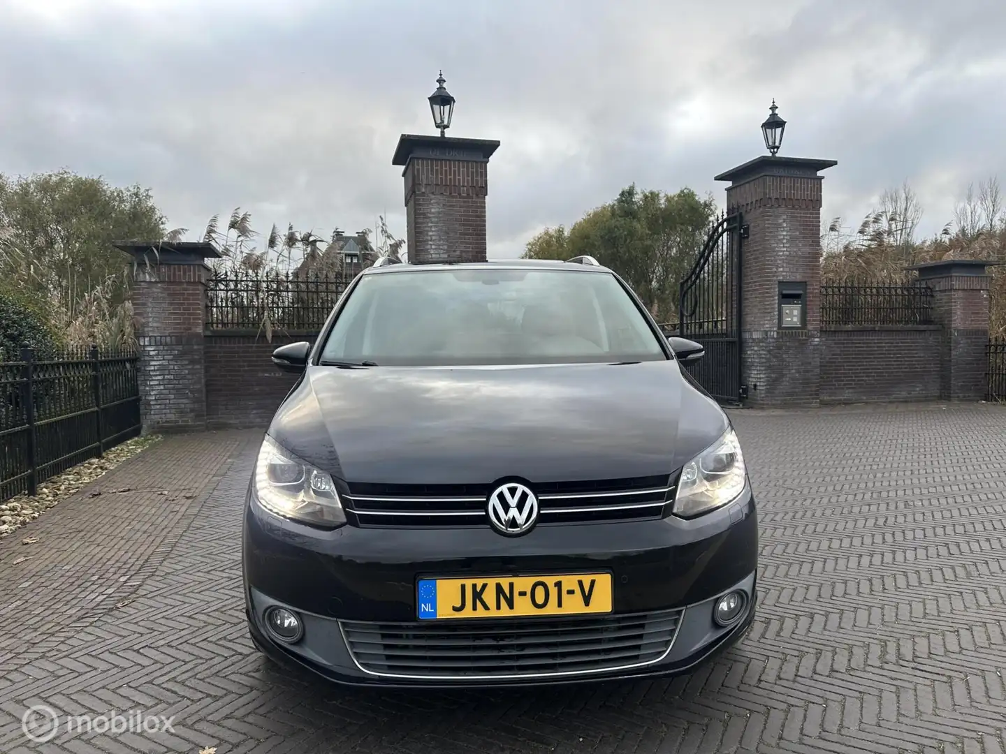 Volkswagen Touran 1.4 TSI DSG 170pk! 7-personen Leer Pano Noir - 2