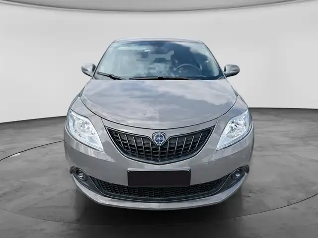 Lancia Ypsilon view 2