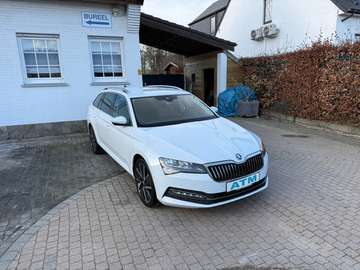 Superb Combi 2.0 CR TDi Style DSG/Leder/Navi/PDC