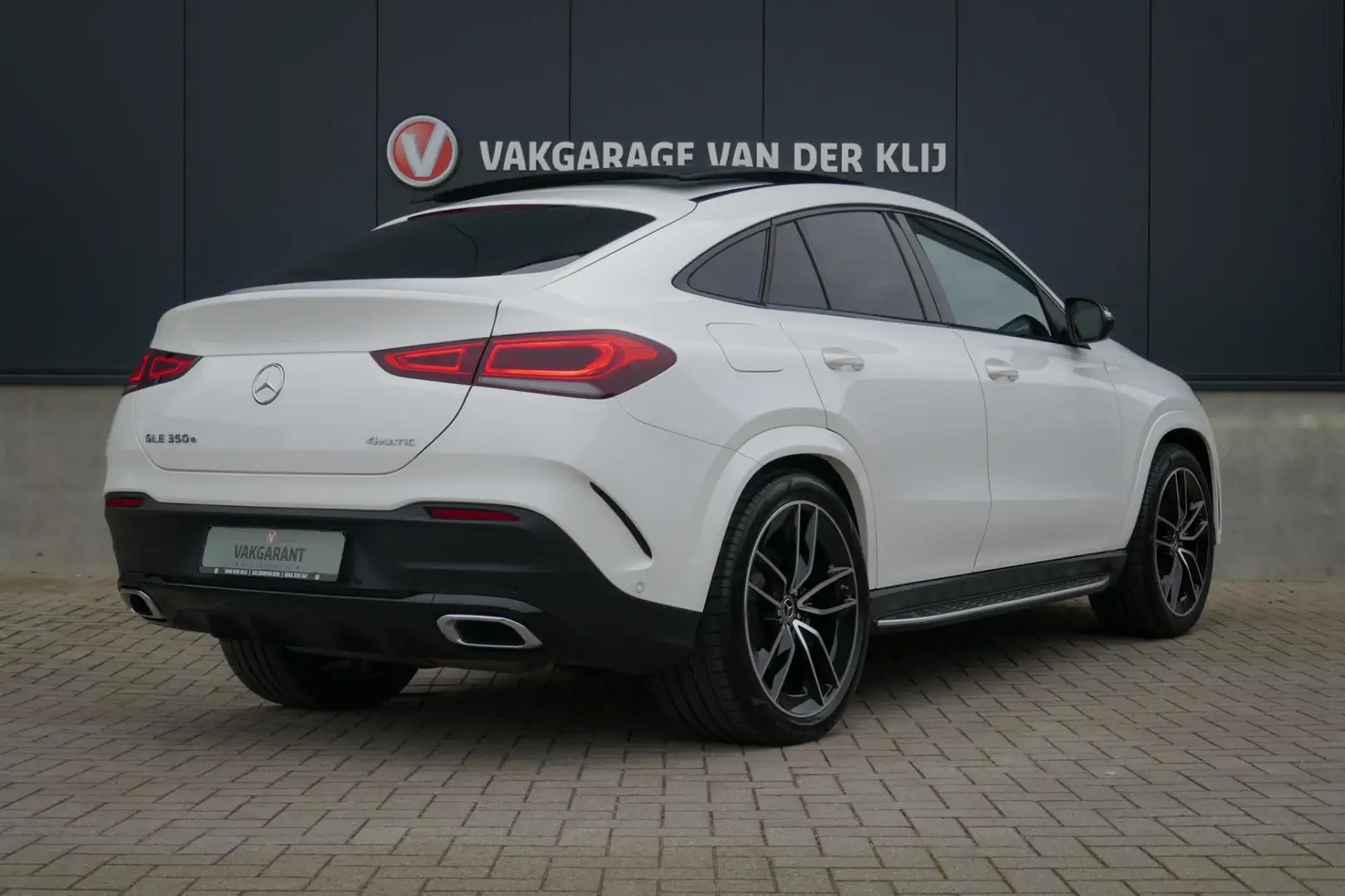 Mercedes-Benz GLE 350 Coupé e 4-Matic AMG-Line | Panorama | Luchtvering Wit - 2
