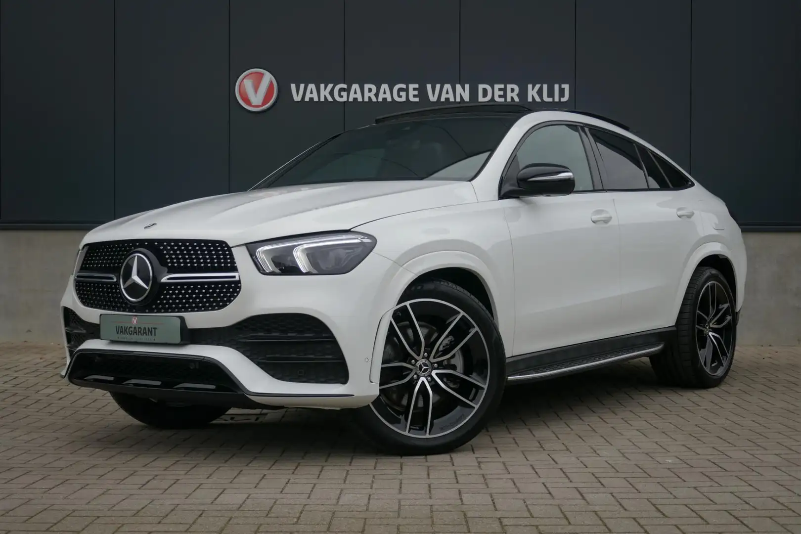 Mercedes-Benz GLE 350 Coupé e 4-Matic AMG-Line | Panorama | Luchtvering Wit - 1
