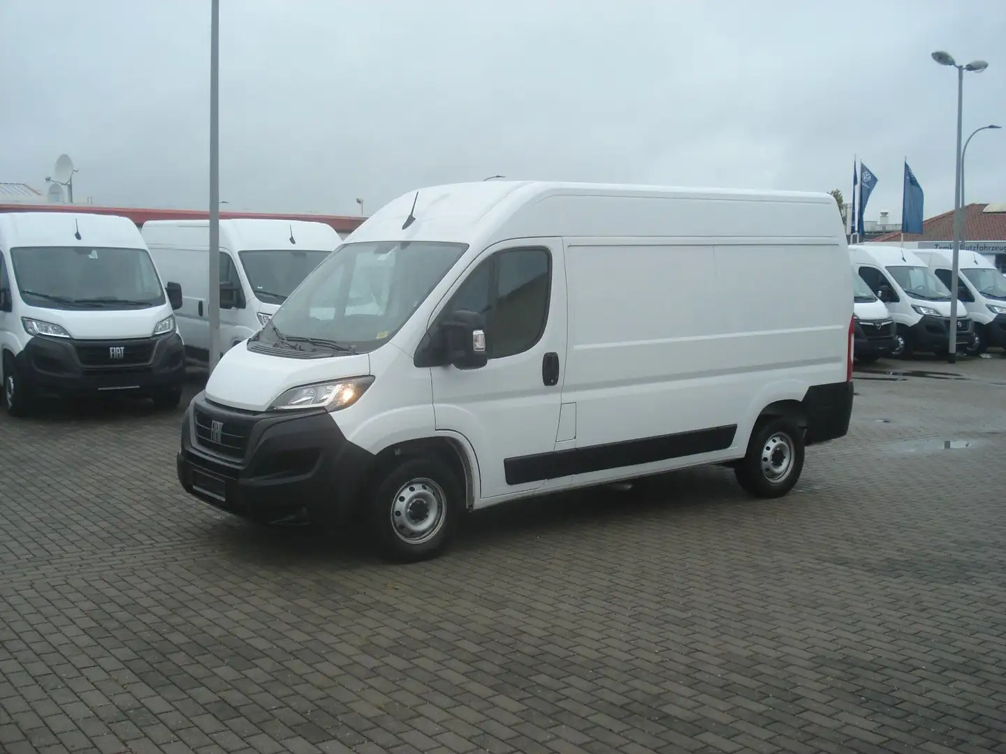 Fiat Ducato Hochr.-Kasten 33 120 L2H2 33650Km Klima Weiß - 1