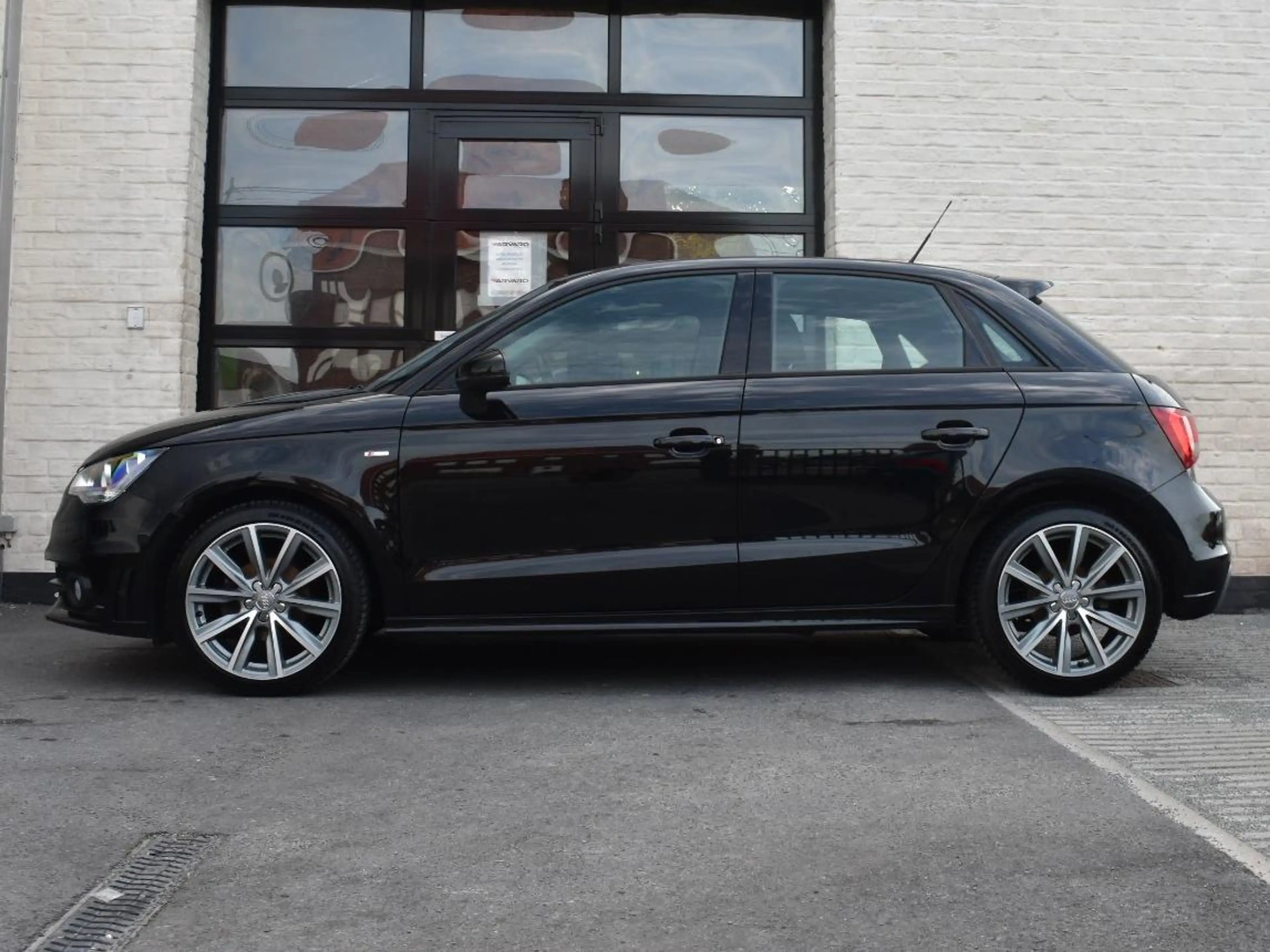 Audi A1 1.2 TFSI S line / Navi / PDC / Verw Zetels / 1e Eig / Garantie — photo 11
