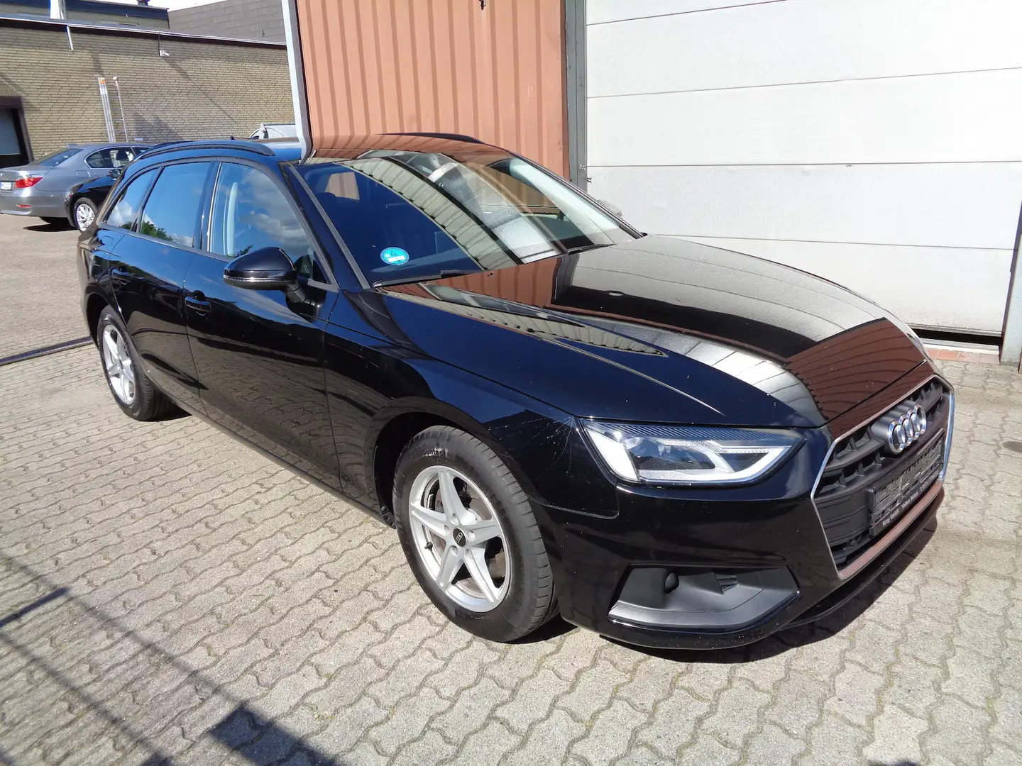Audi A4 35 2.0 TDI, DSG, Leder, Navi, PDC Schwarz - 1