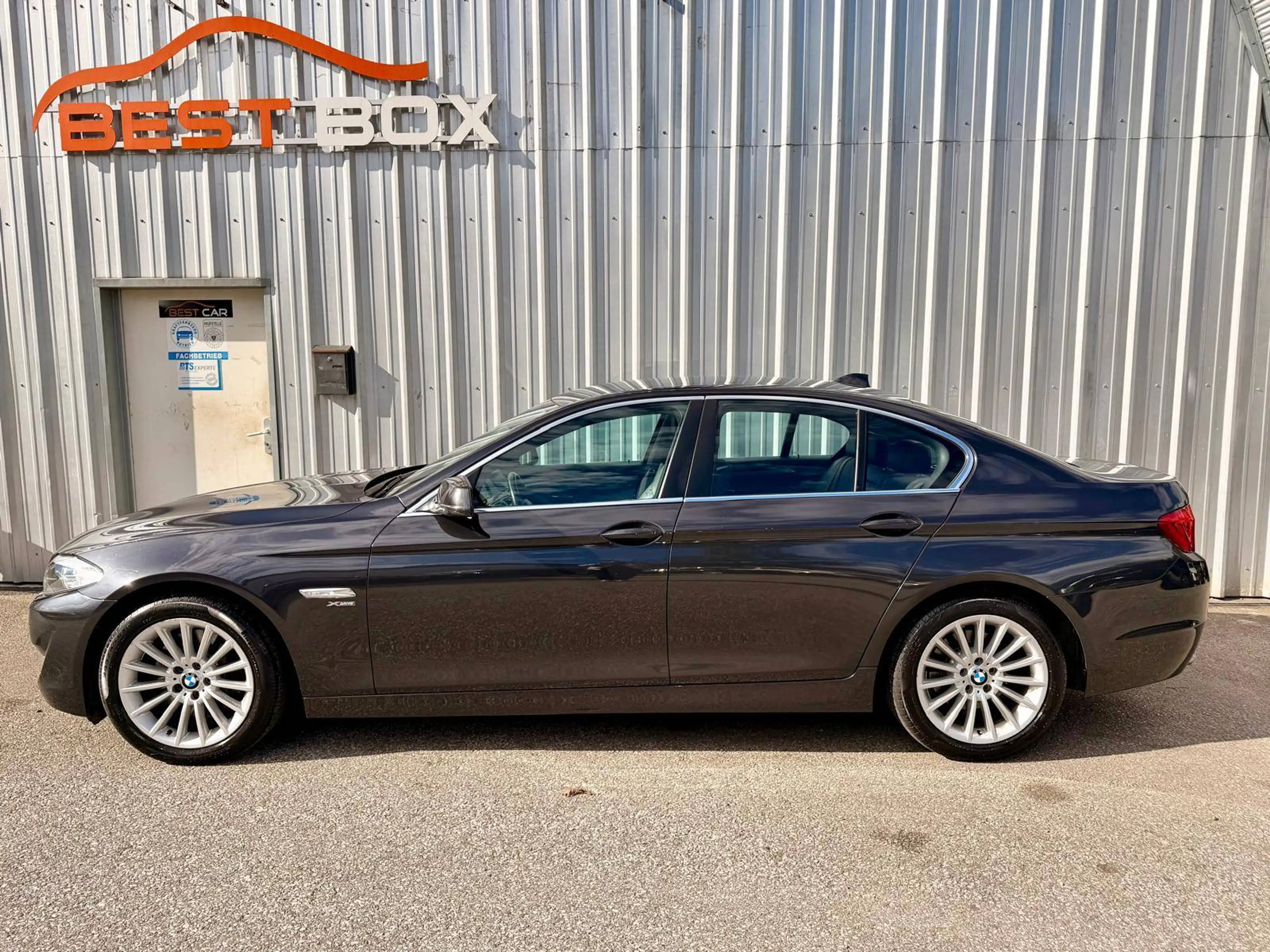 BMW 525 — photo 2