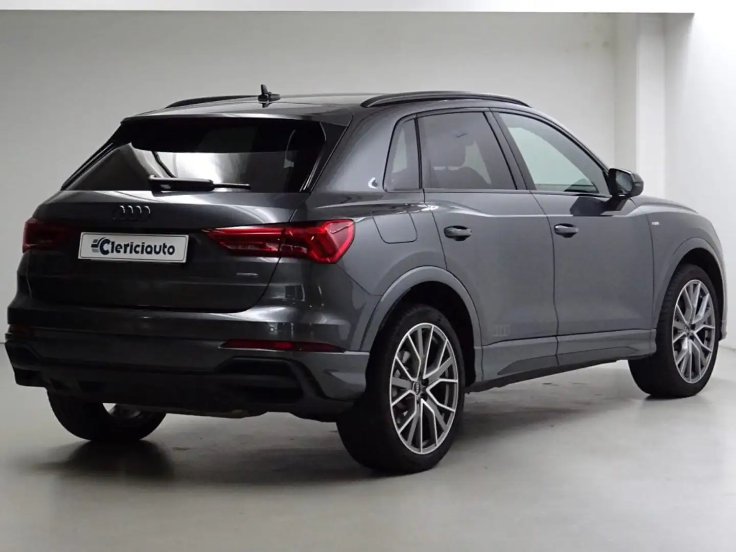 Audi Q3 45 TFSI quattro S tronic S line edition Gris - 2