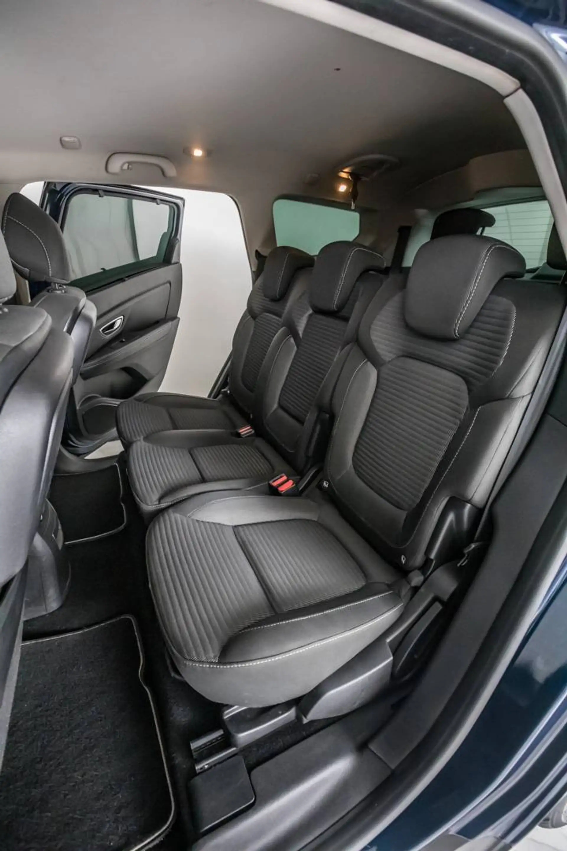 Renault Grand Scenic 1.5 dCi Energy Bose Edition / 7 PLACES — photo 13