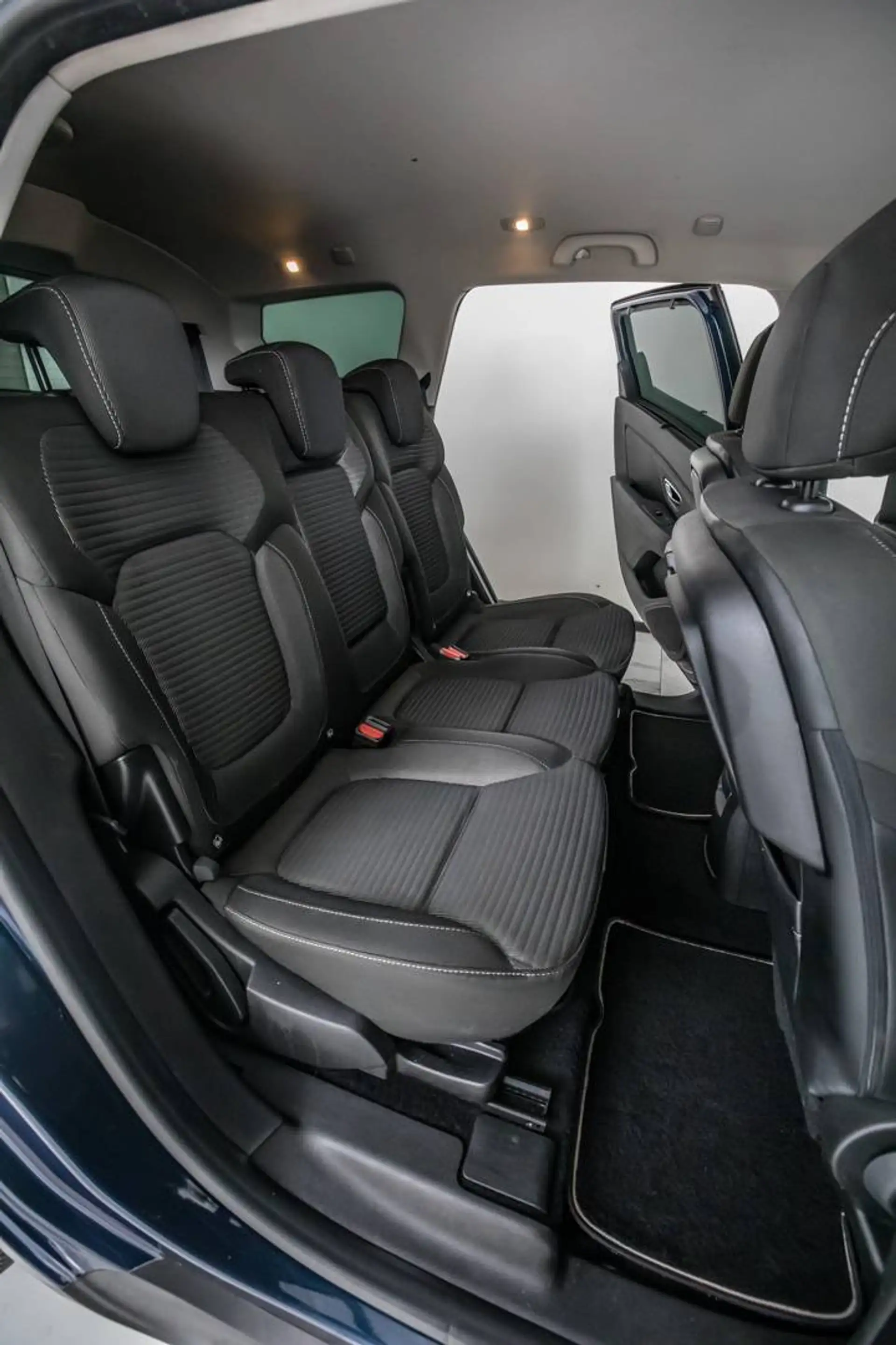 Renault Grand Scenic 1.5 dCi Energy Bose Edition / 7 PLACES — photo 14