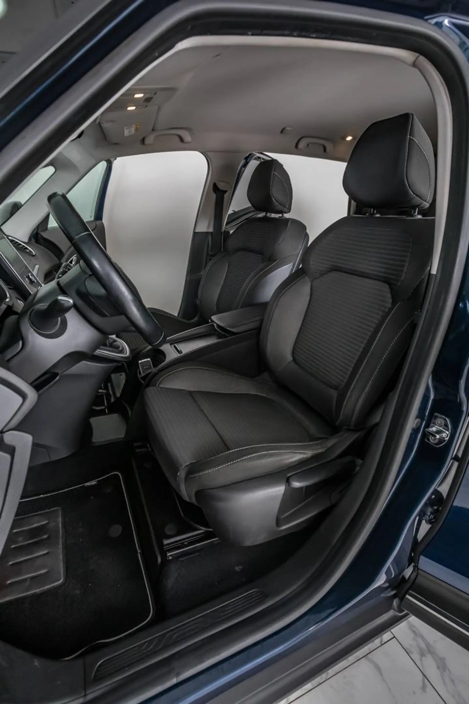 Renault Grand Scenic 1.5 dCi Energy Bose Edition / 7 PLACES — photo 11