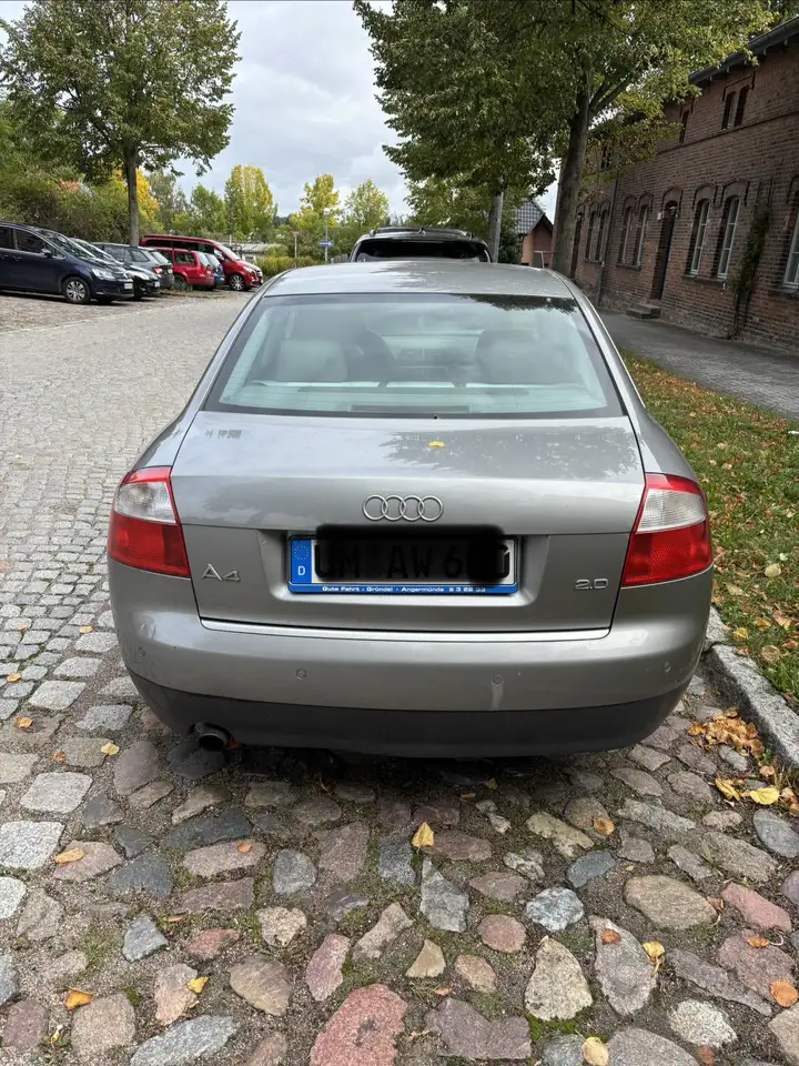 Audi A4 2.0, foto 2
