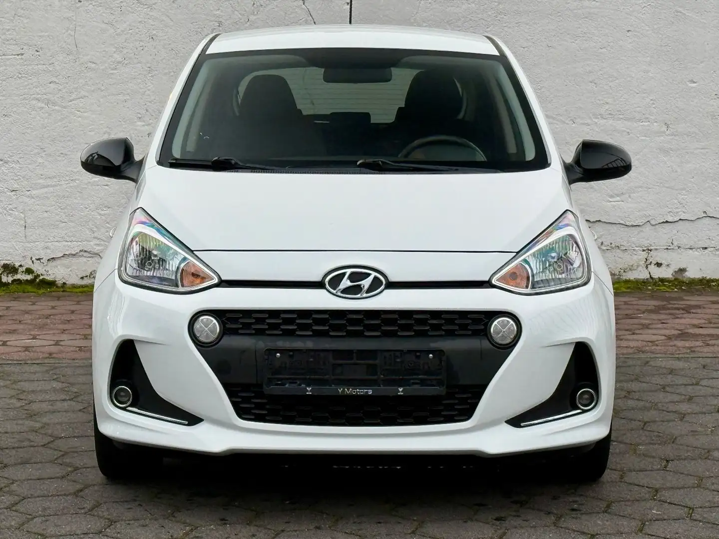Hyundai i10 /Automatik/Navi/PDC/Sitzheizung/Bluetooth Weiß - 2