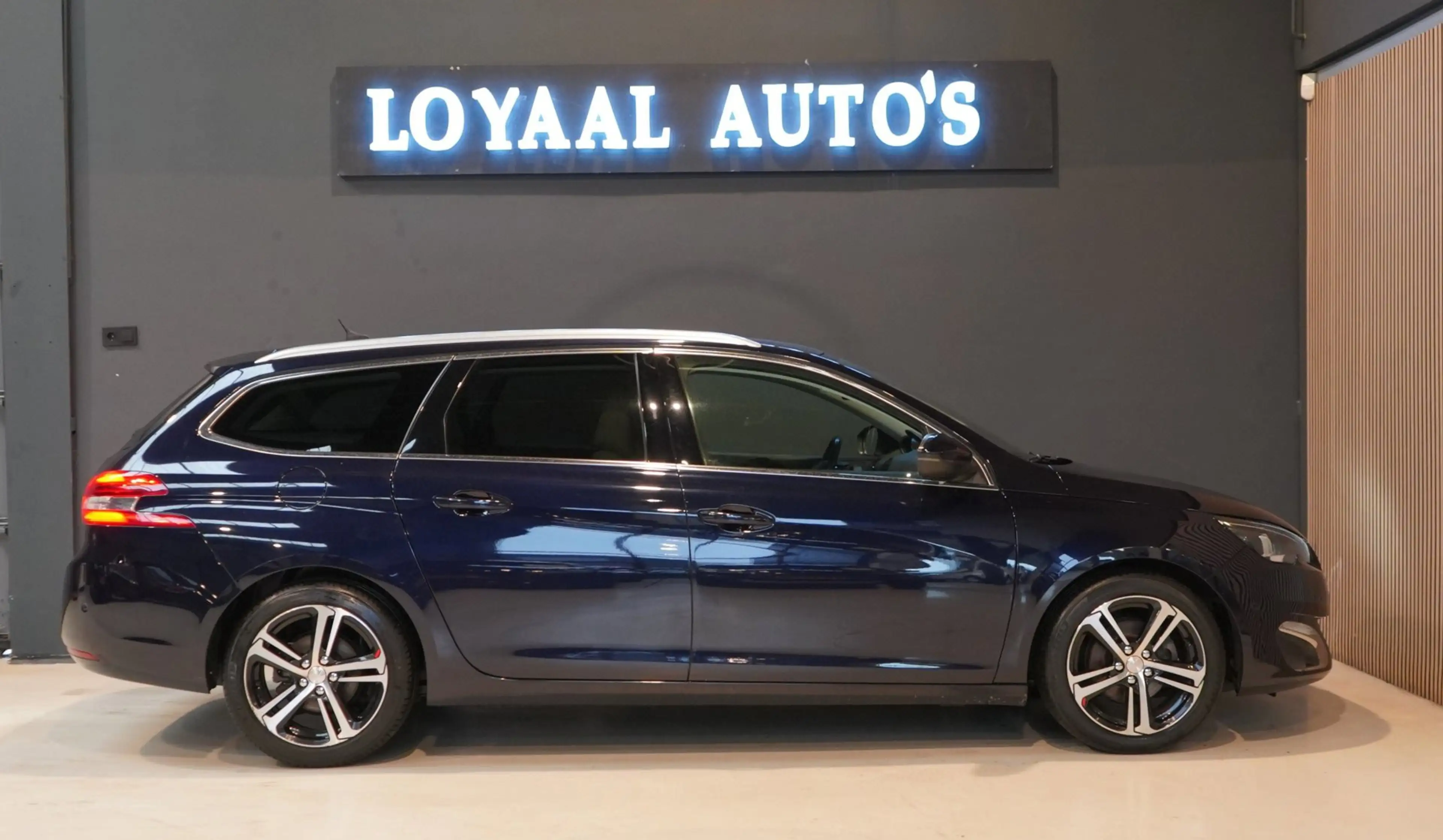 Peugeot 308 SW 1.2 PureTech Blue Lease Premium | AUT | ACHTERU — photo 9