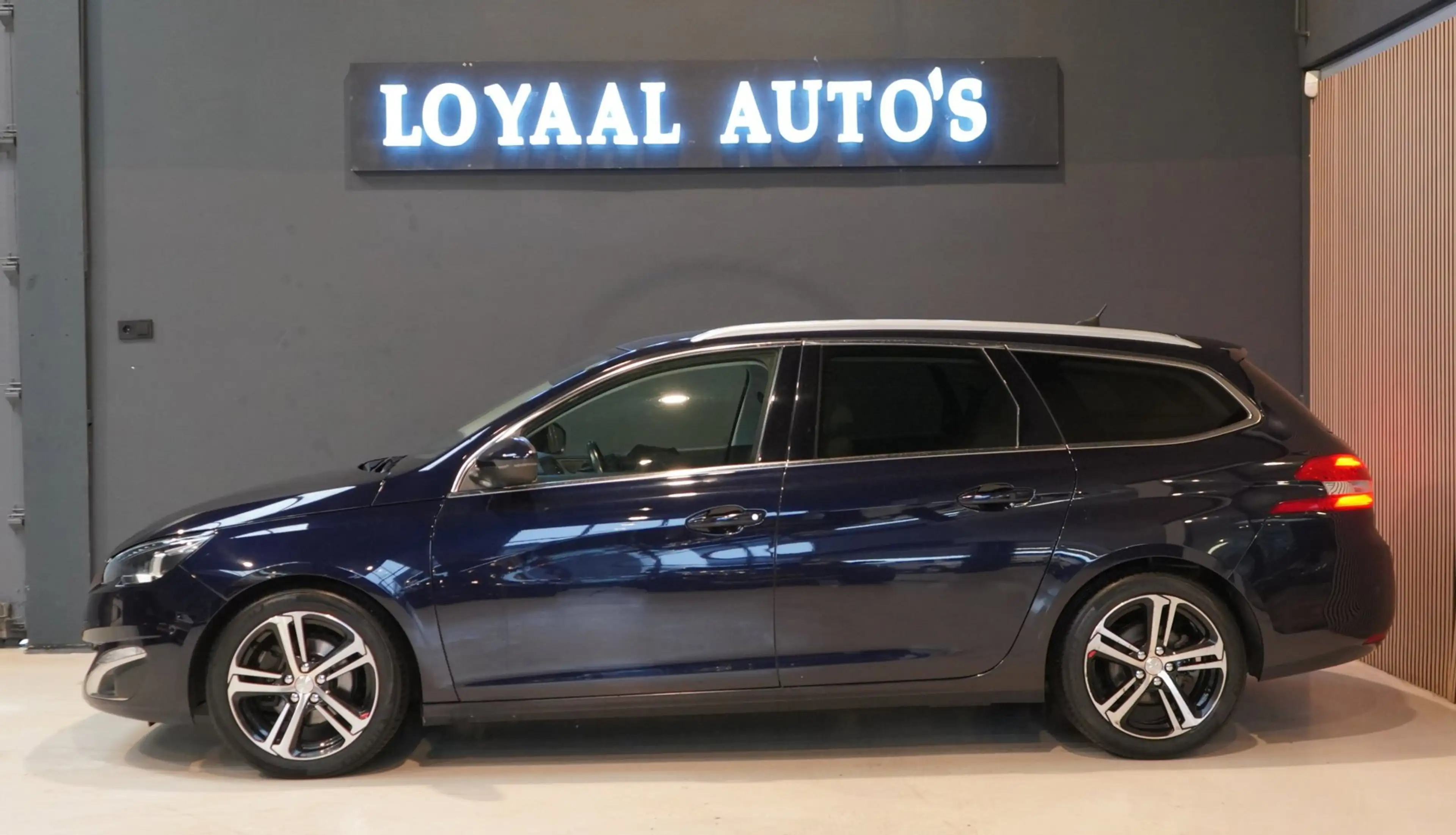 Peugeot 308 SW 1.2 PureTech Blue Lease Premium | AUT | ACHTERU — photo 5