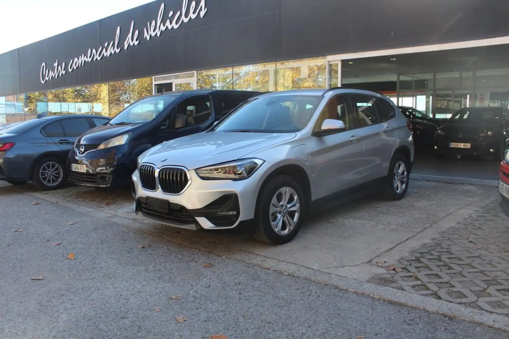 BMW X1 xDrive25eA Plateado - 1