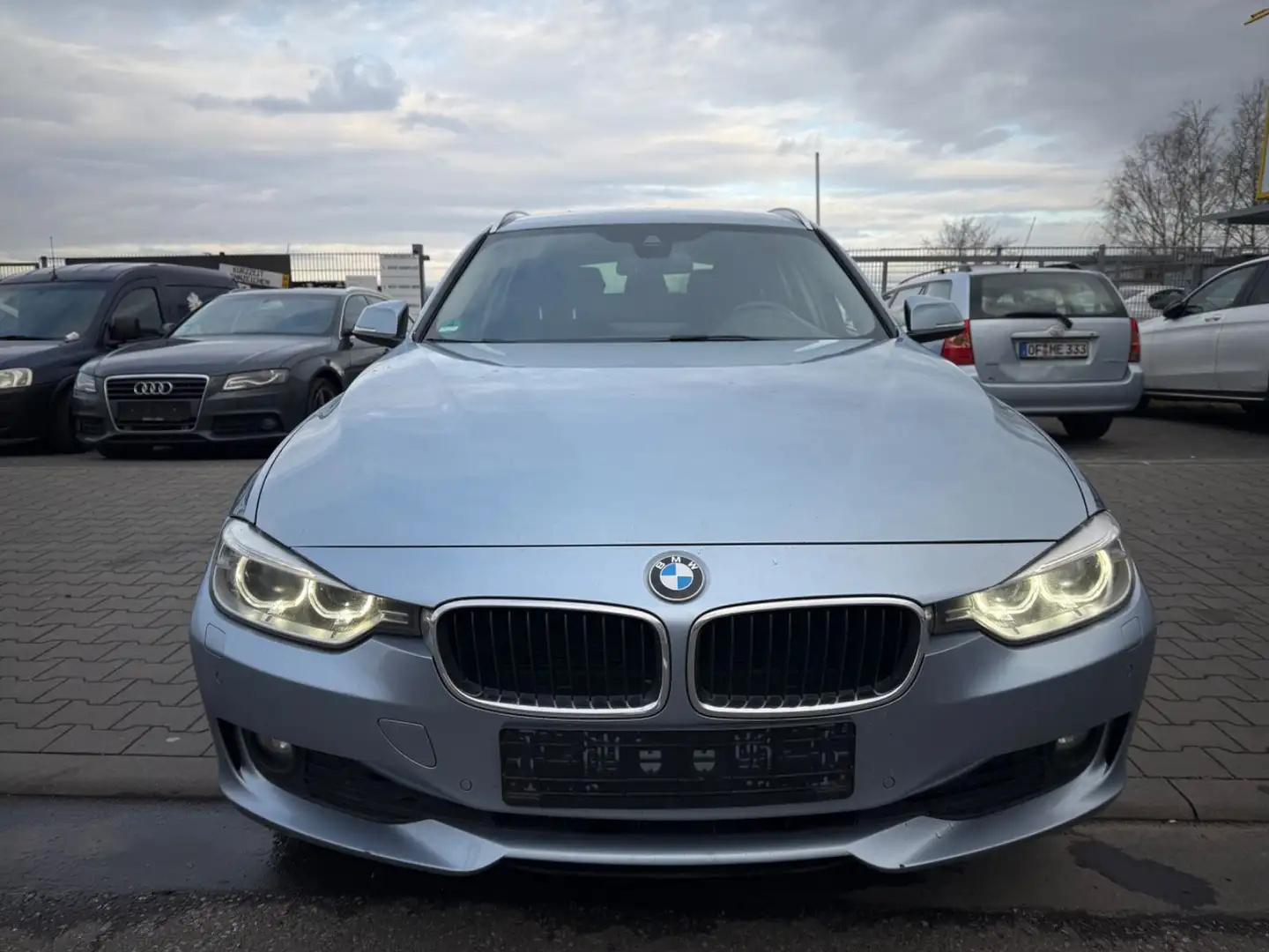 BMW 320 d Efficient AUTOMATIK/HEADUP/KUNDENAUFTRAG Azul - 2