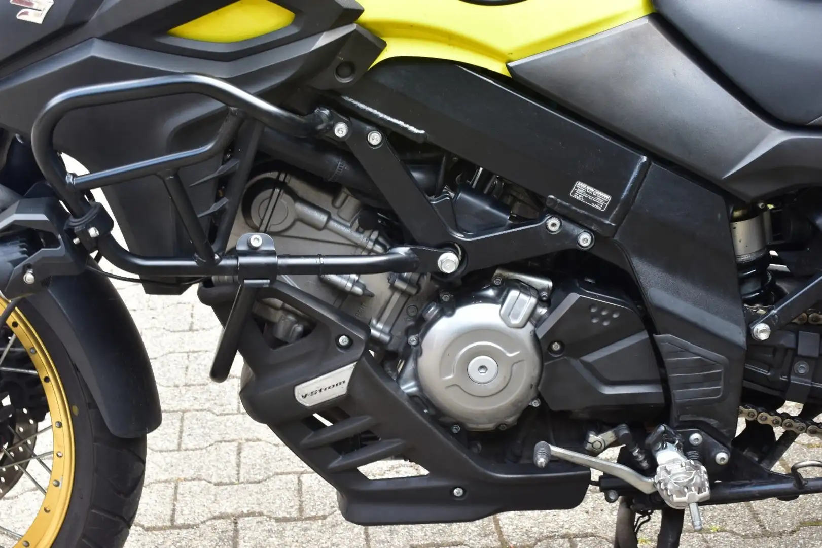 Suzuki V-Strom 650 Jaune - 2
