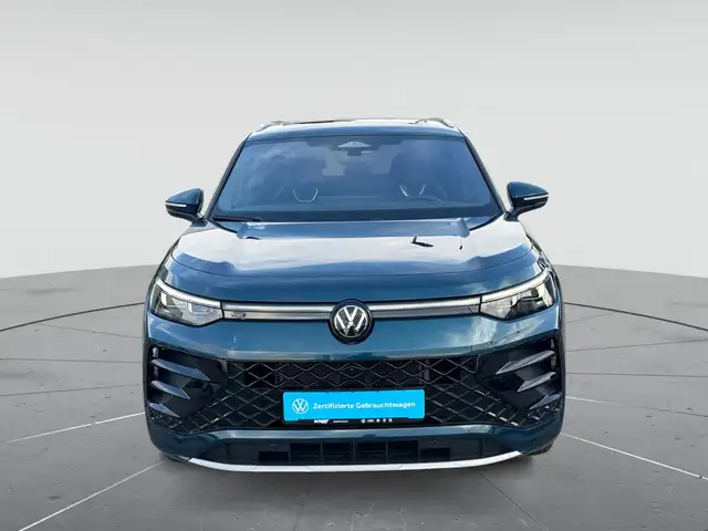 Volkswagen Tayron view 2