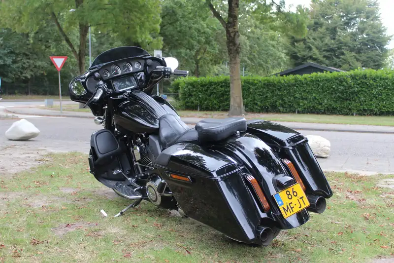 Harley-Davidson Street Glide - foto 6