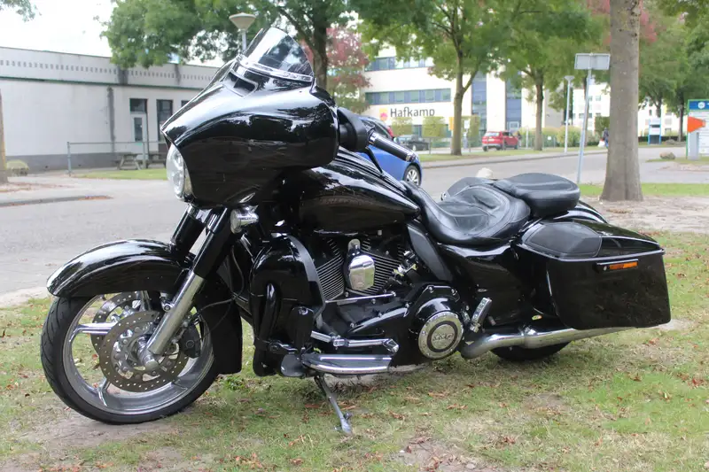 Harley-Davidson Street Glide - foto 3
