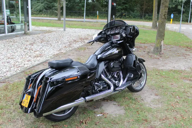 Harley-Davidson Street Glide - foto 7