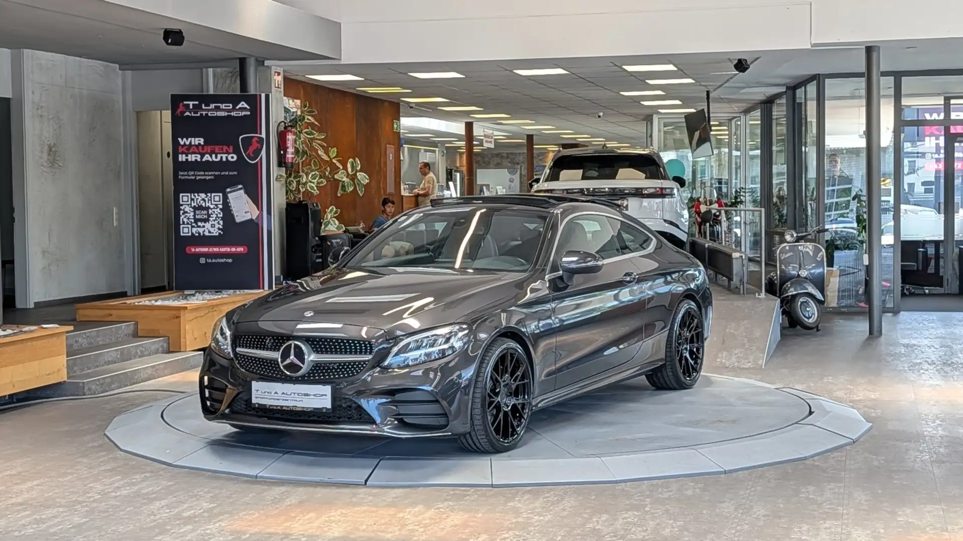 Mercedes-Benz C 220 d Coupe AMG-Paket Aut. *Pano*Kamera*Navi*19Zoll* Grau - 1