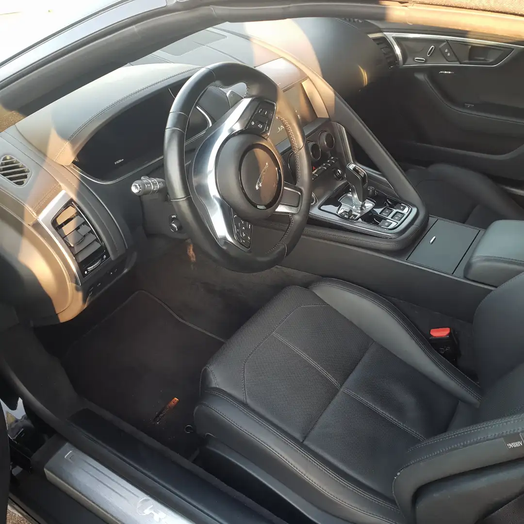 Jaguar F-Type F-Type Cabriolet 2.0 i4 P300 R-Dynamic Noir - 2