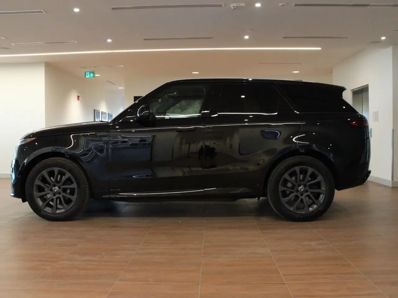 Land Rover Range Rover Sport снимка Land Rover Range Rover Sport