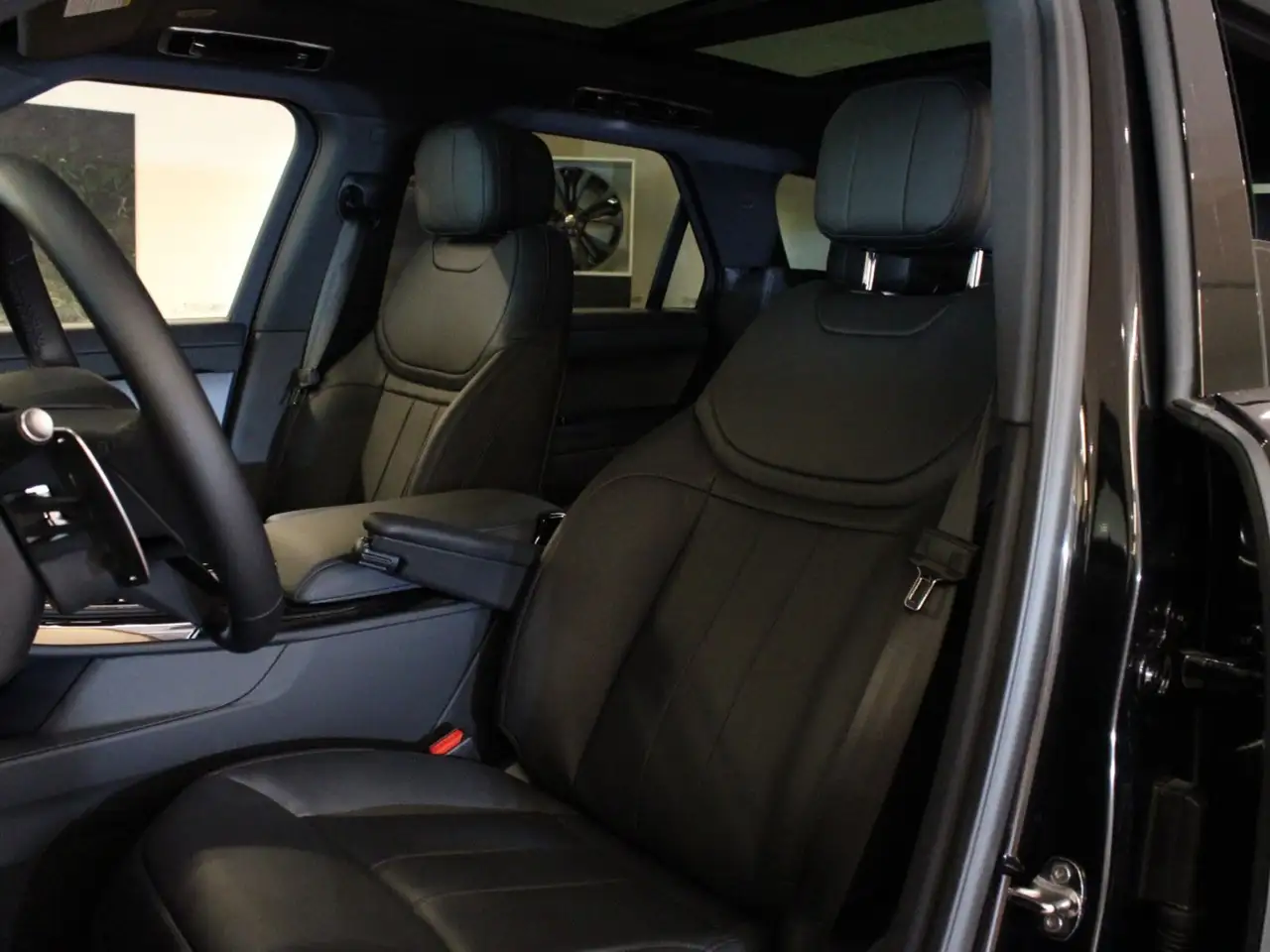 Land Rover Range Rover Sport снимка Land Rover Range Rover Sport
