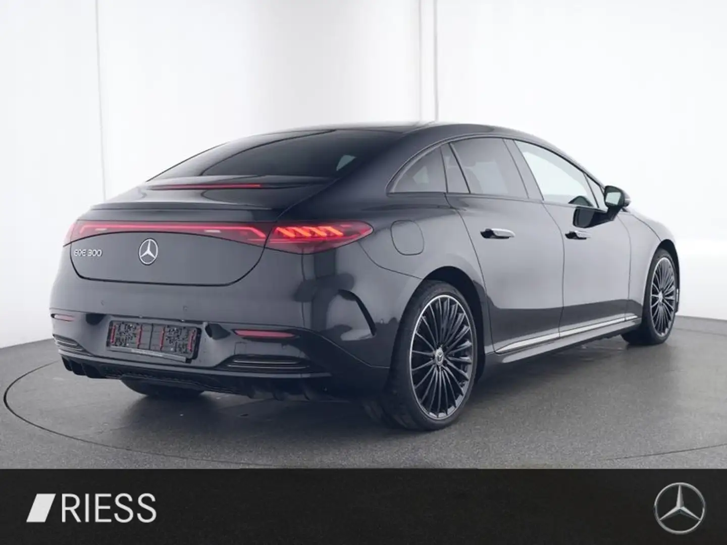 Mercedes-Benz EQE 300 AMG Sport Night Distr AHK Sitzkl ACC 21" Schwarz - 2