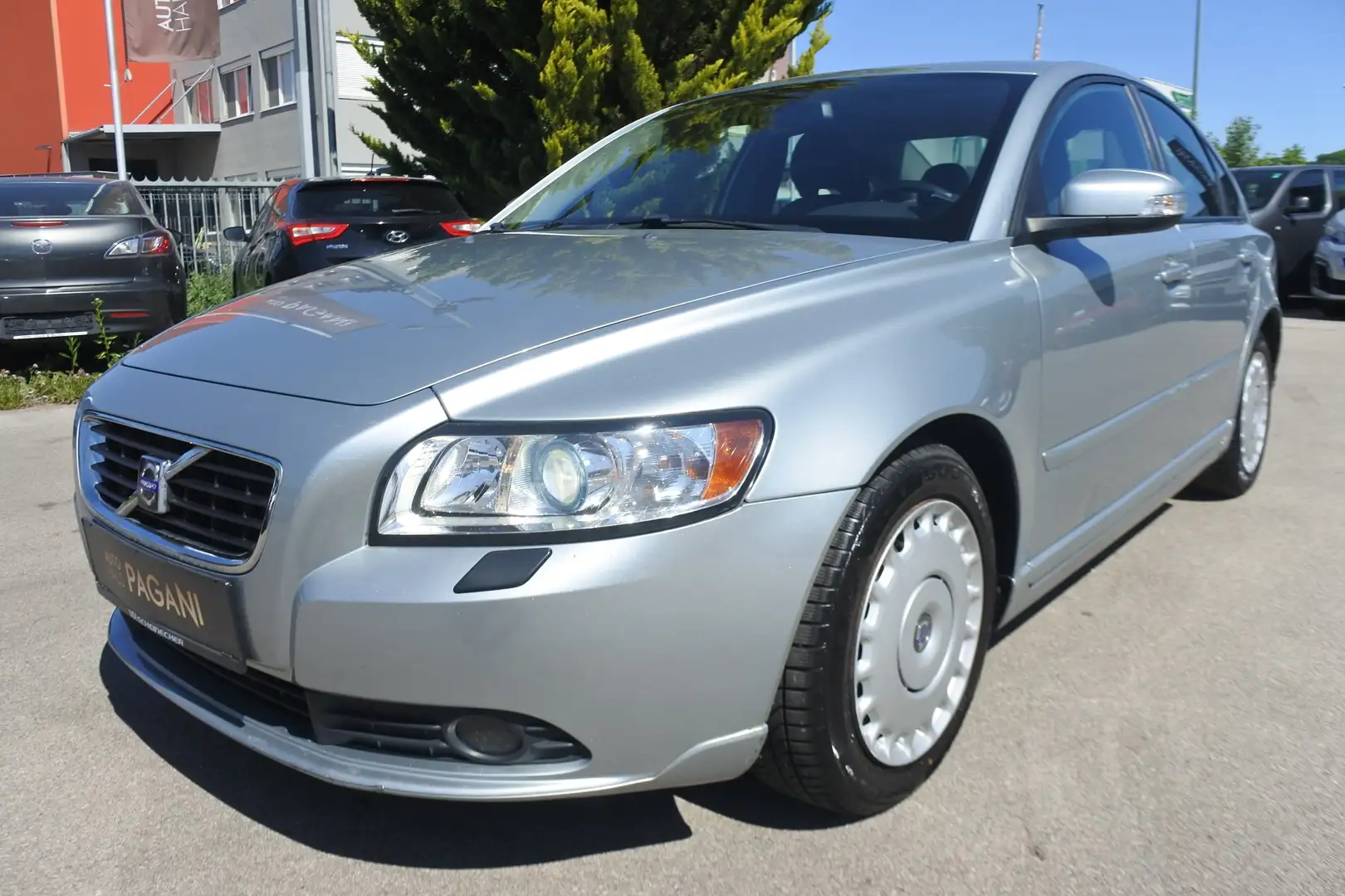 Volvo S40 S40 2,4 Momentum Geartronic Aut./PICKERL 4/2027 Silber - 2