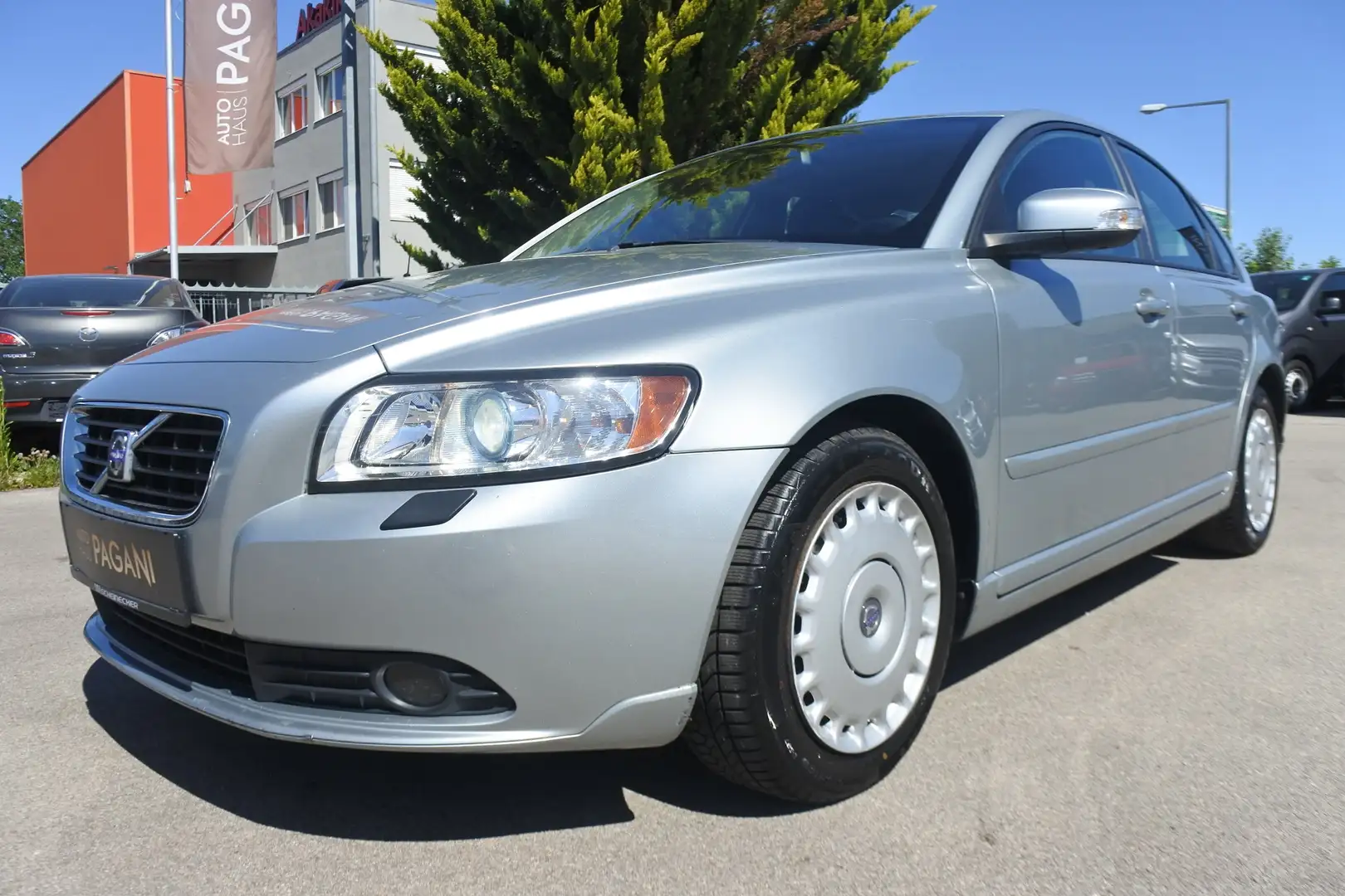 Volvo S40 S40 2,4 Momentum Geartronic Aut./PICKERL 4/2027 Silber - 1