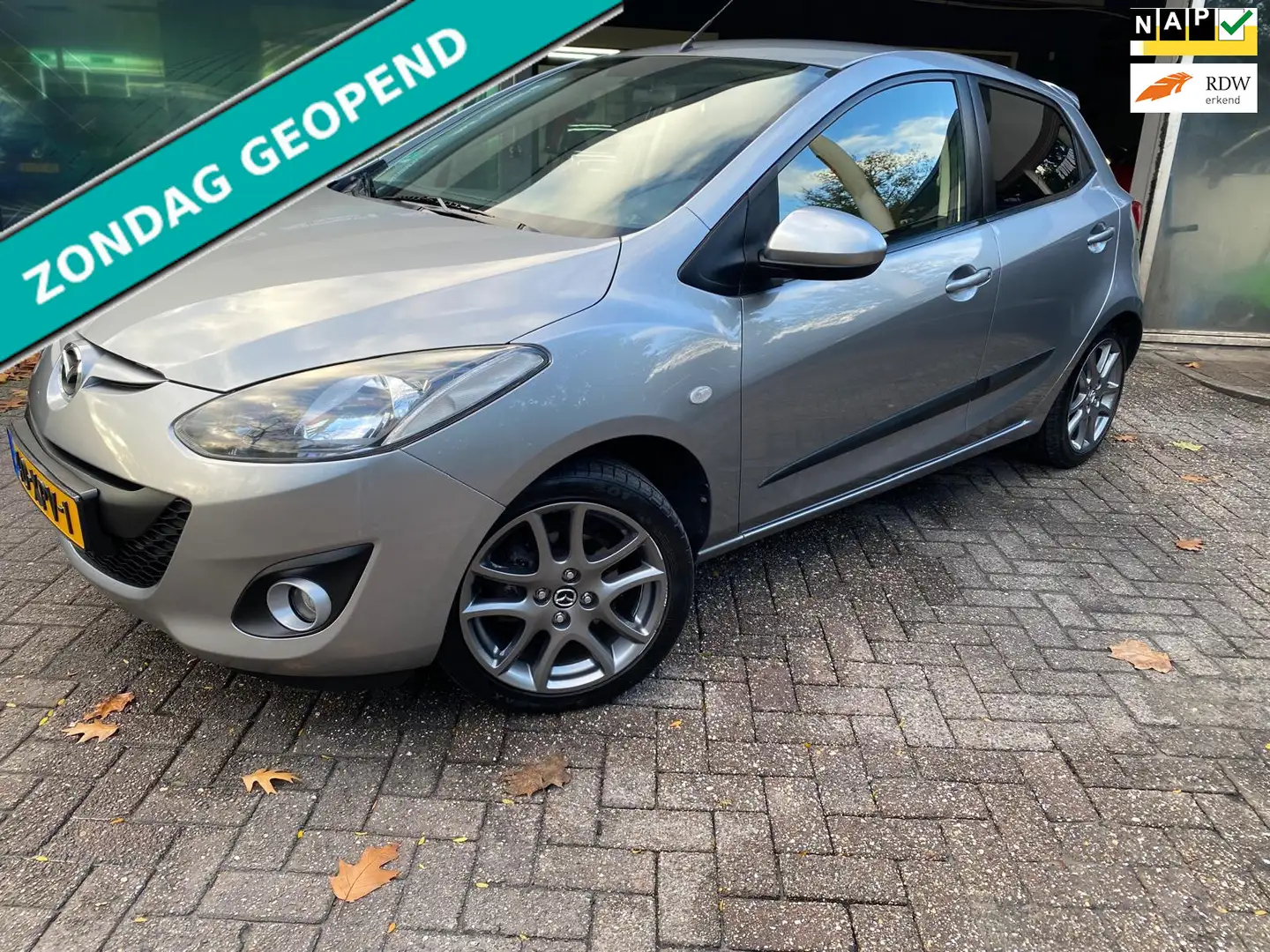 Mazda 2 1.3 BIFUEL Navigator GT | 12MND GARANTIE | ANDROID Grau - 1