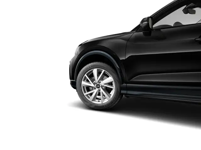 Audi Q2 view 4