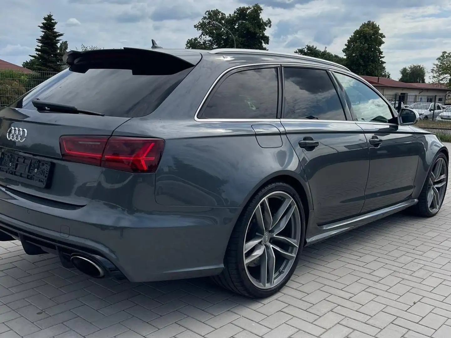 Audi RS6 4.0 TFSI Quattro HUD 360° Kamera Grau - 2
