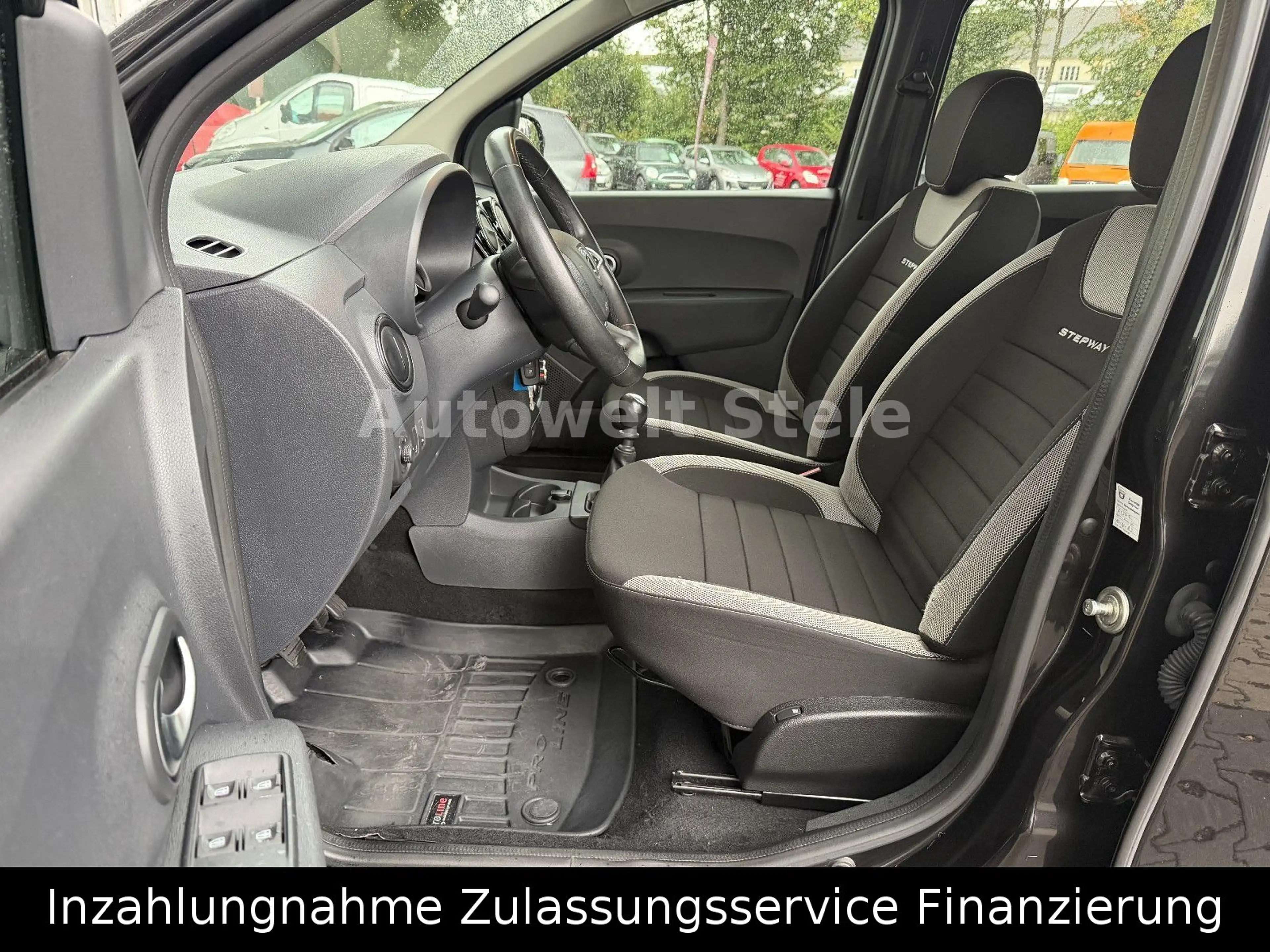 Dacia Lodgy Comfort Navi Kamera 7 Sitzer AHK Vorb. — photo 6