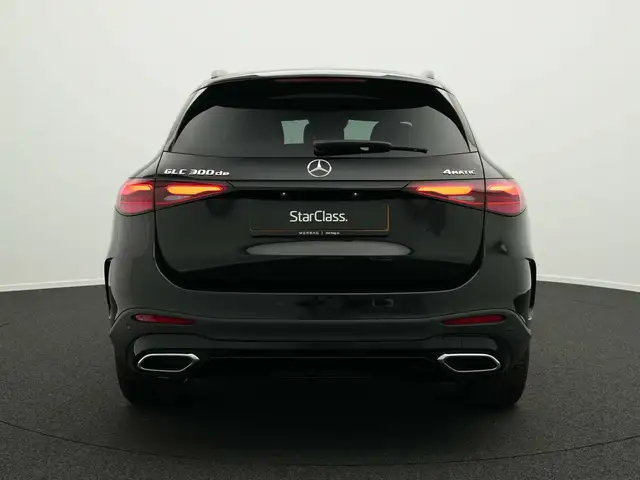 Mercedes-Benz GLC view 4