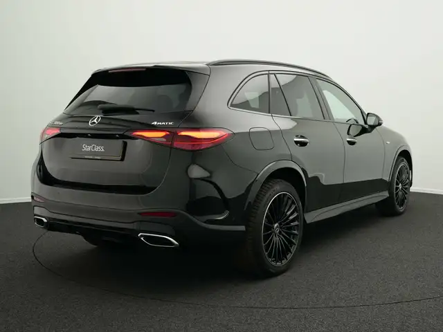 Mercedes-Benz GLC view 3
