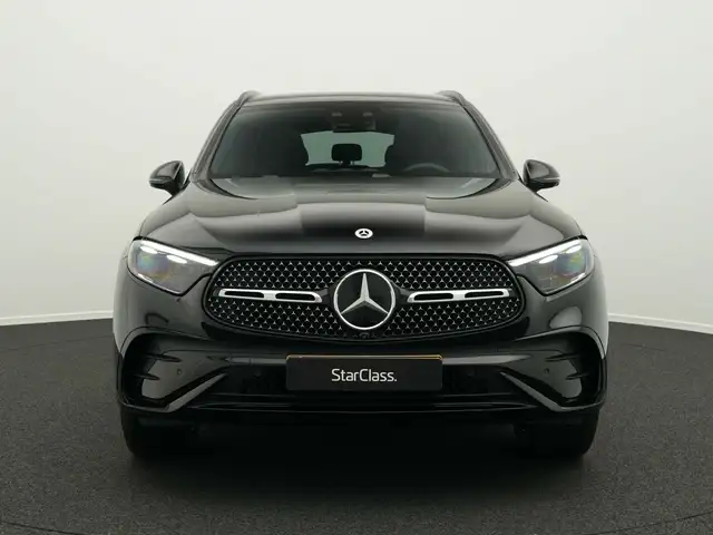 Mercedes-Benz GLC view 2