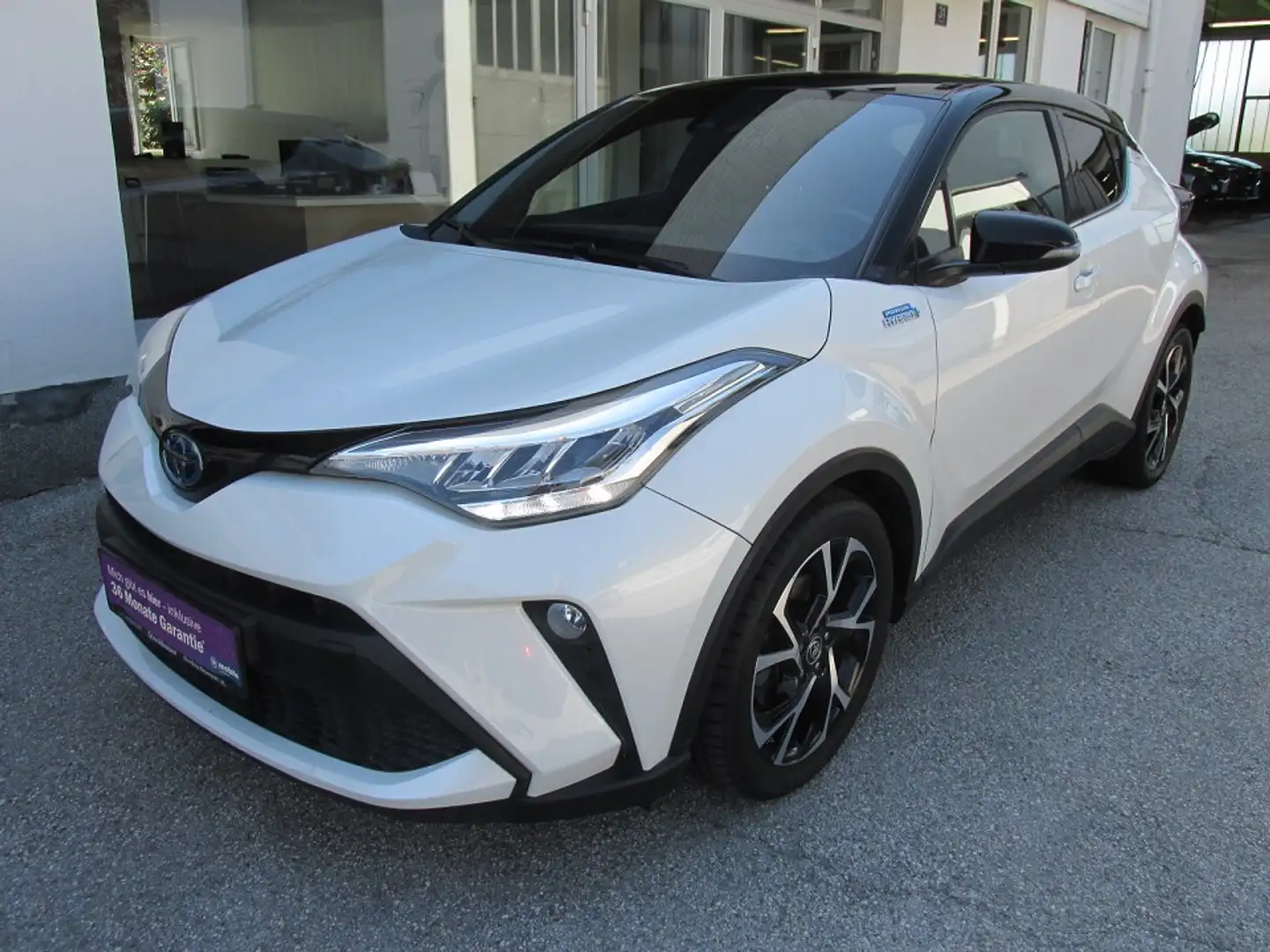 Toyota C-HR 1,8 Hybrid C-LUB CVT Weiß - 1