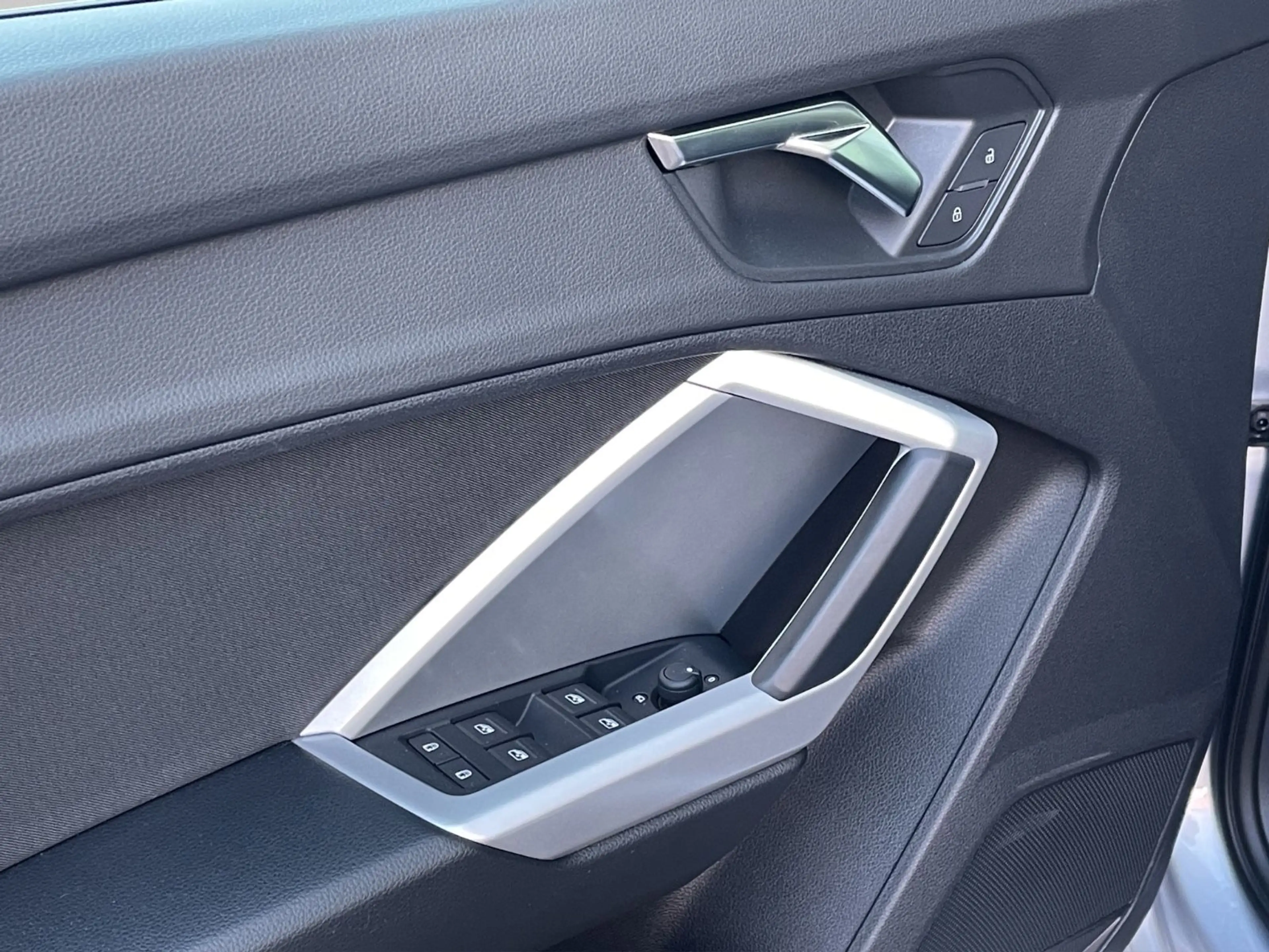 Audi Q3 35 2,0 TDI AUTOM. NAVI LED VIRTUAL GARANTIE — photo 10