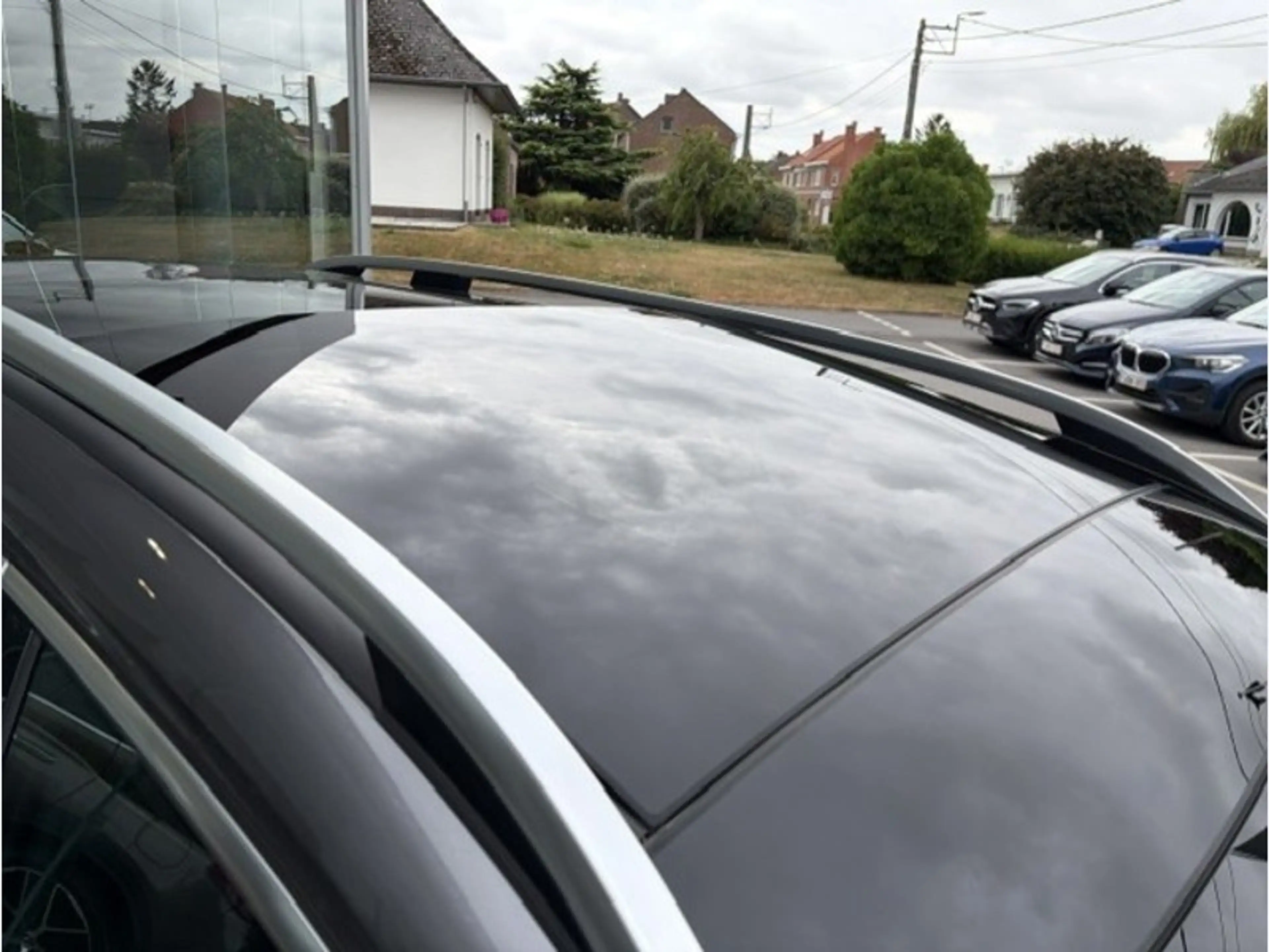 Mercedes-Benz EQB 250 + Luxury Line Toit Pano 7 places — photo 9