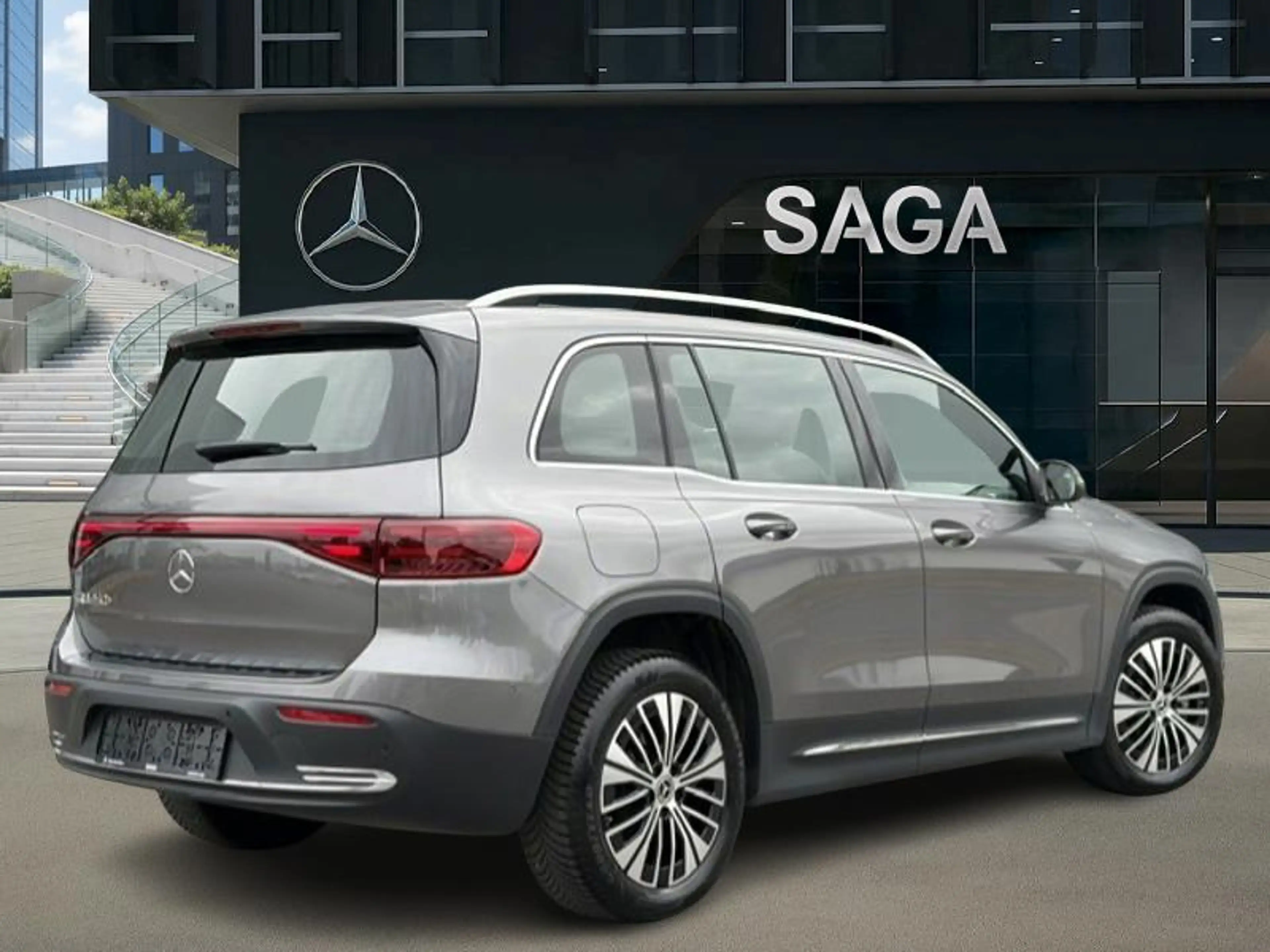 Mercedes-Benz EQB 250 + Luxury Line Toit Pano 7 places — photo 2
