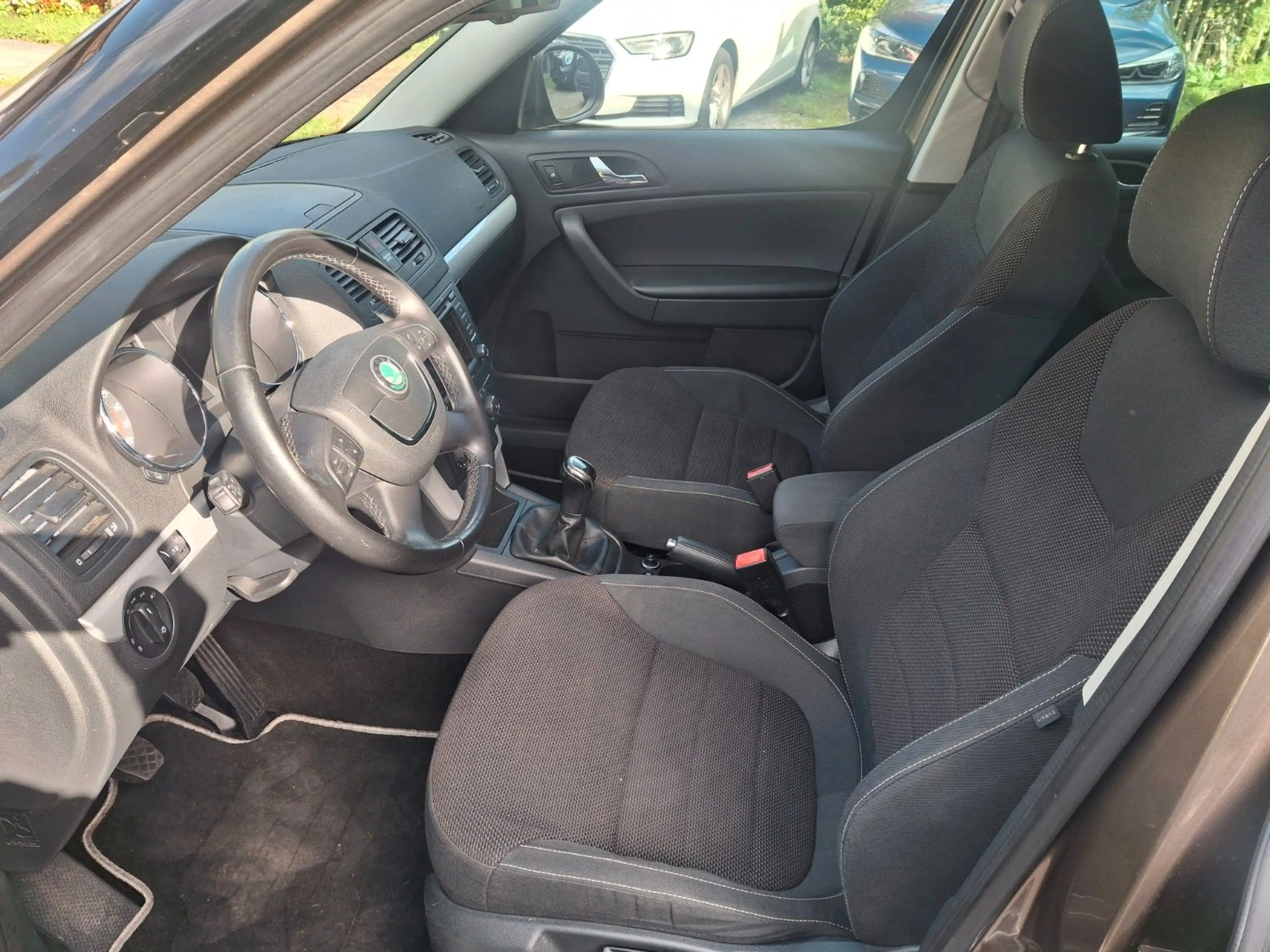 Skoda Yeti Ambition Plus Edition 4x4 — photo 10
