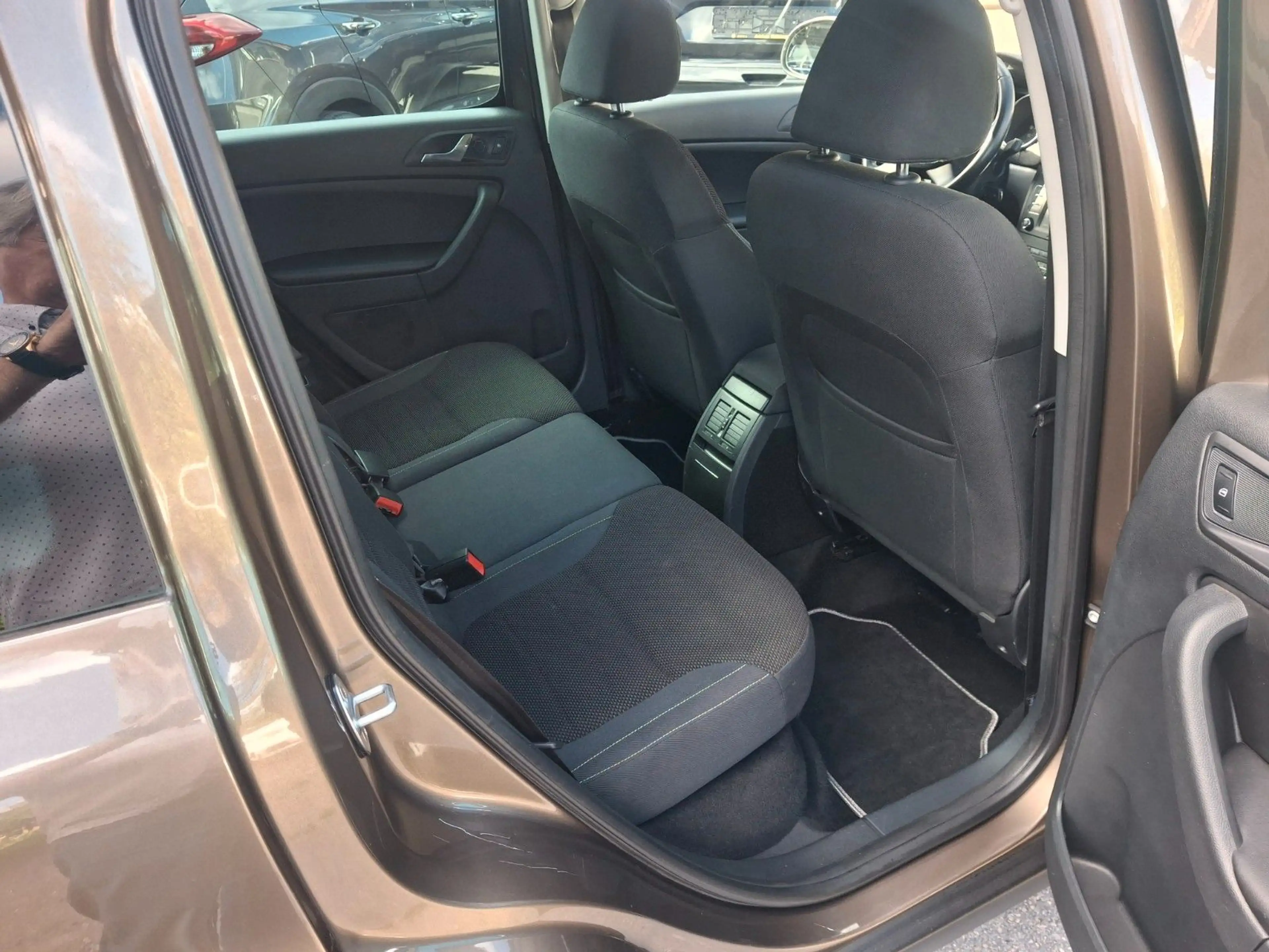 Skoda Yeti Ambition Plus Edition 4x4 — photo 13