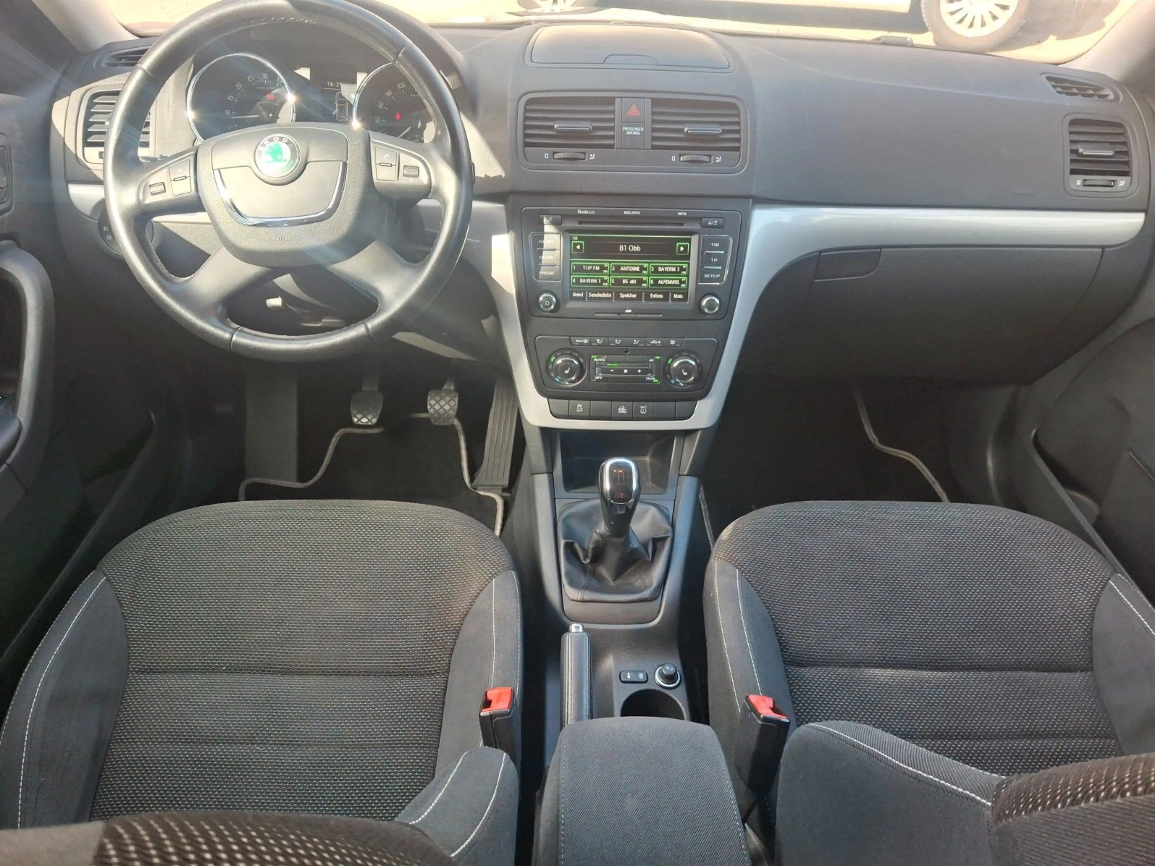 Skoda Yeti Ambition Plus Edition 4x4 — photo 8